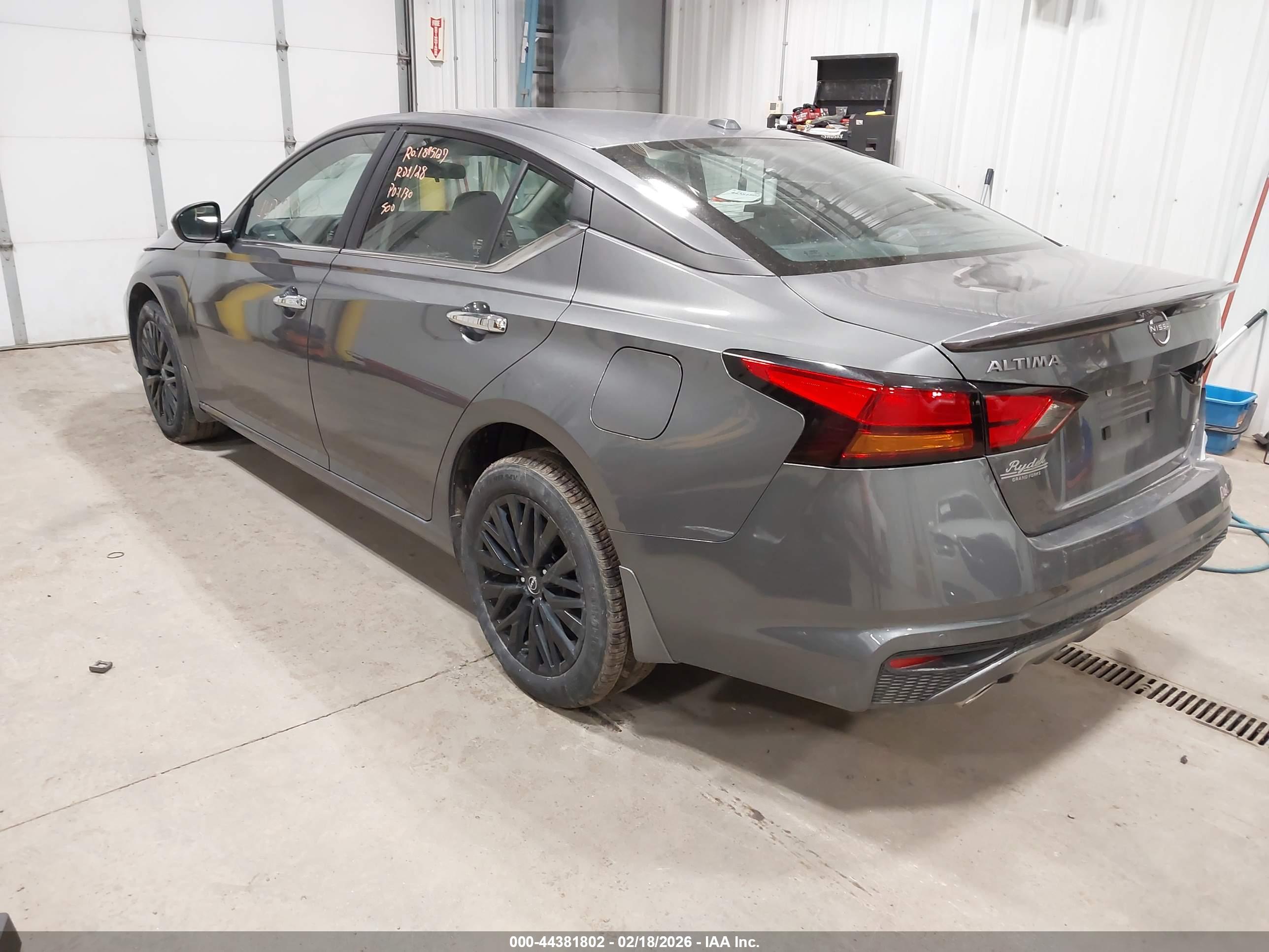 NISSAN ALTIMA image 3