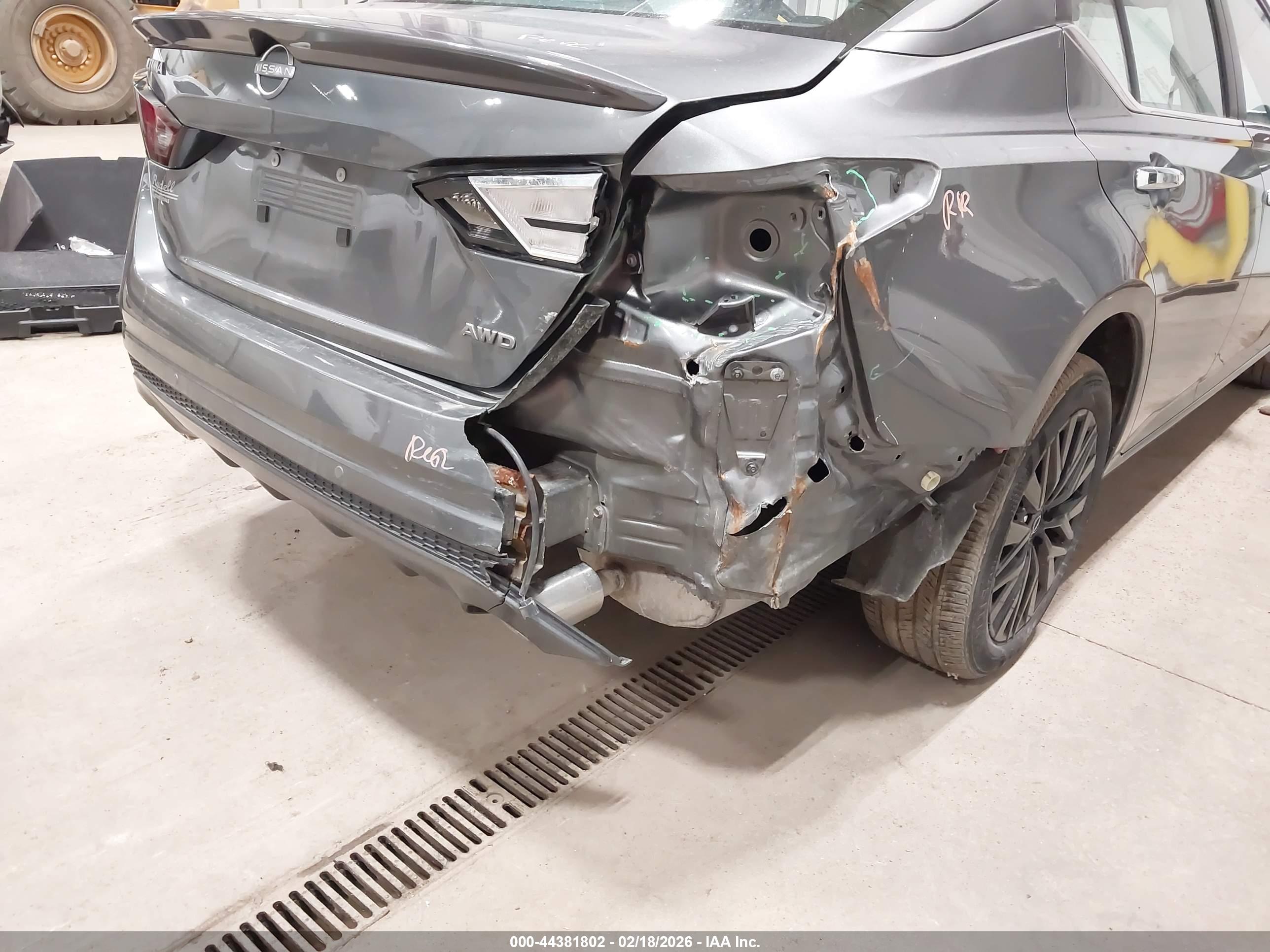 NISSAN ALTIMA image 6