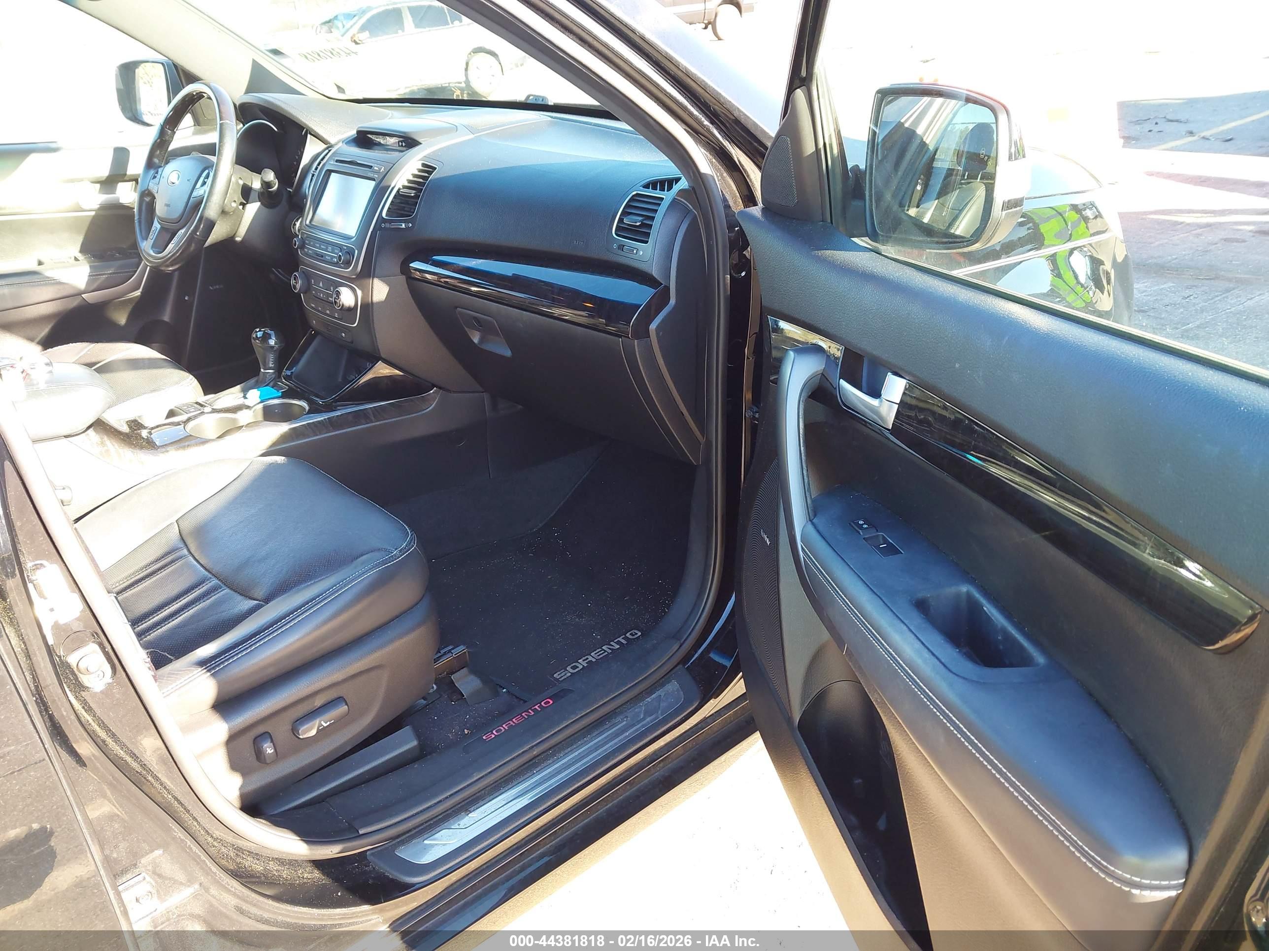 KIA SORENTO image 5