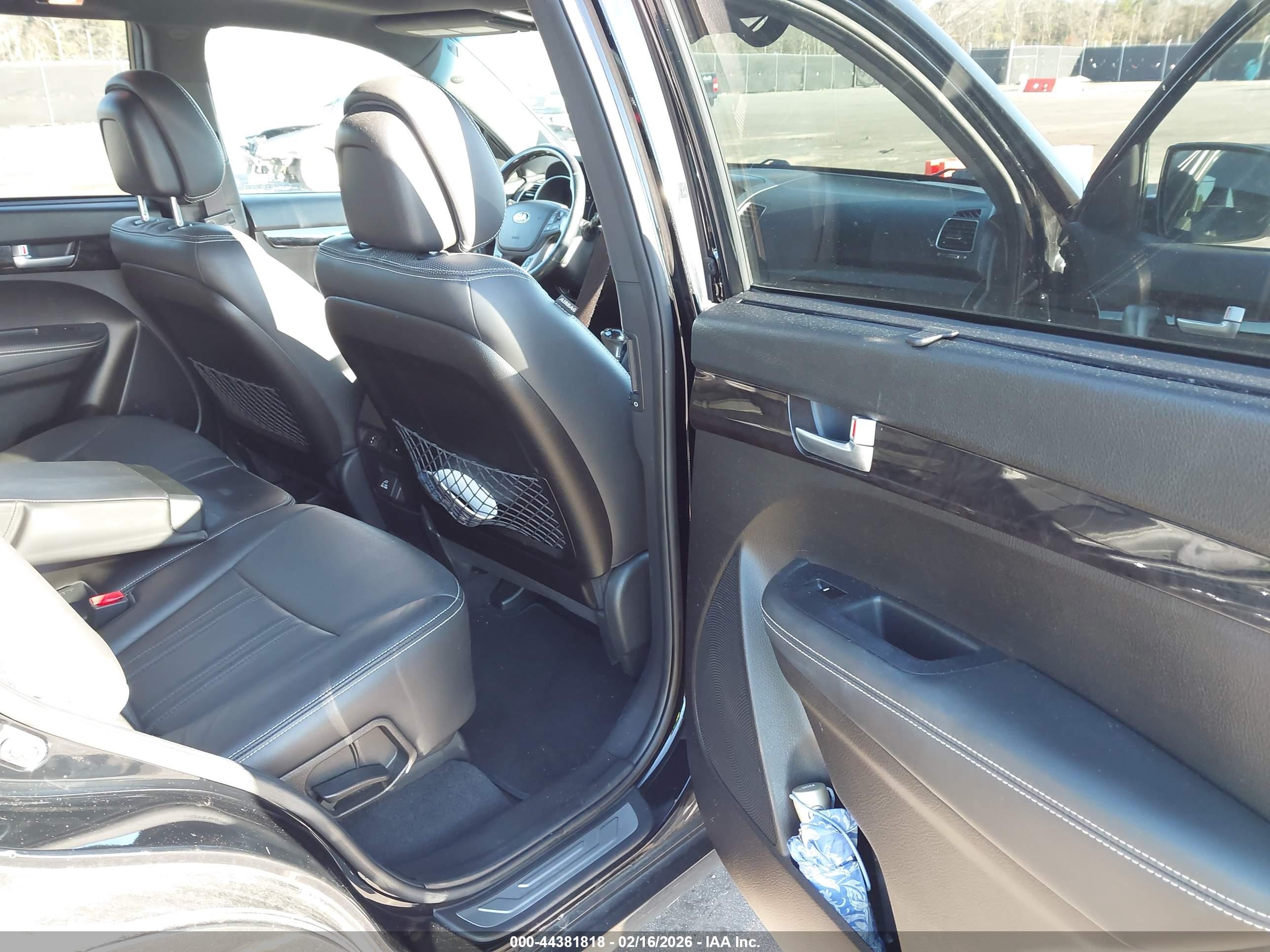 KIA SORENTO image 8