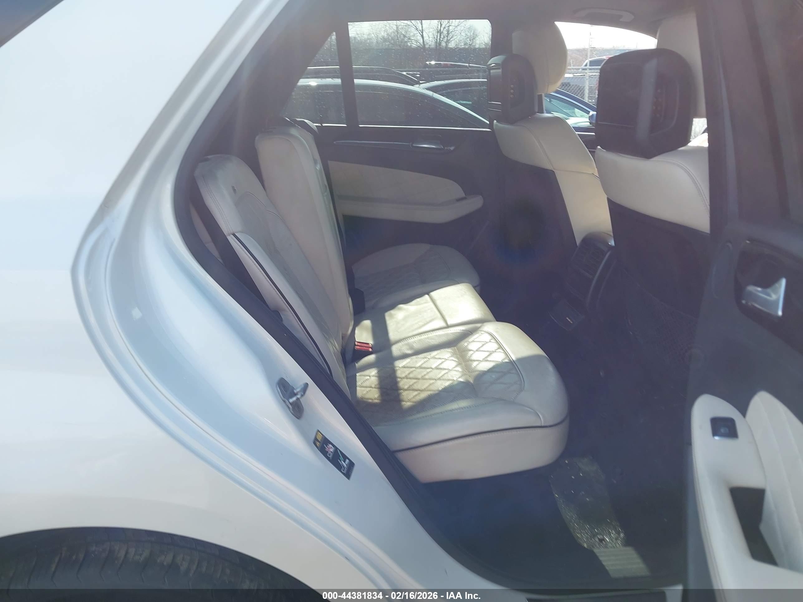 MERCEDES-BENZ ML image 8