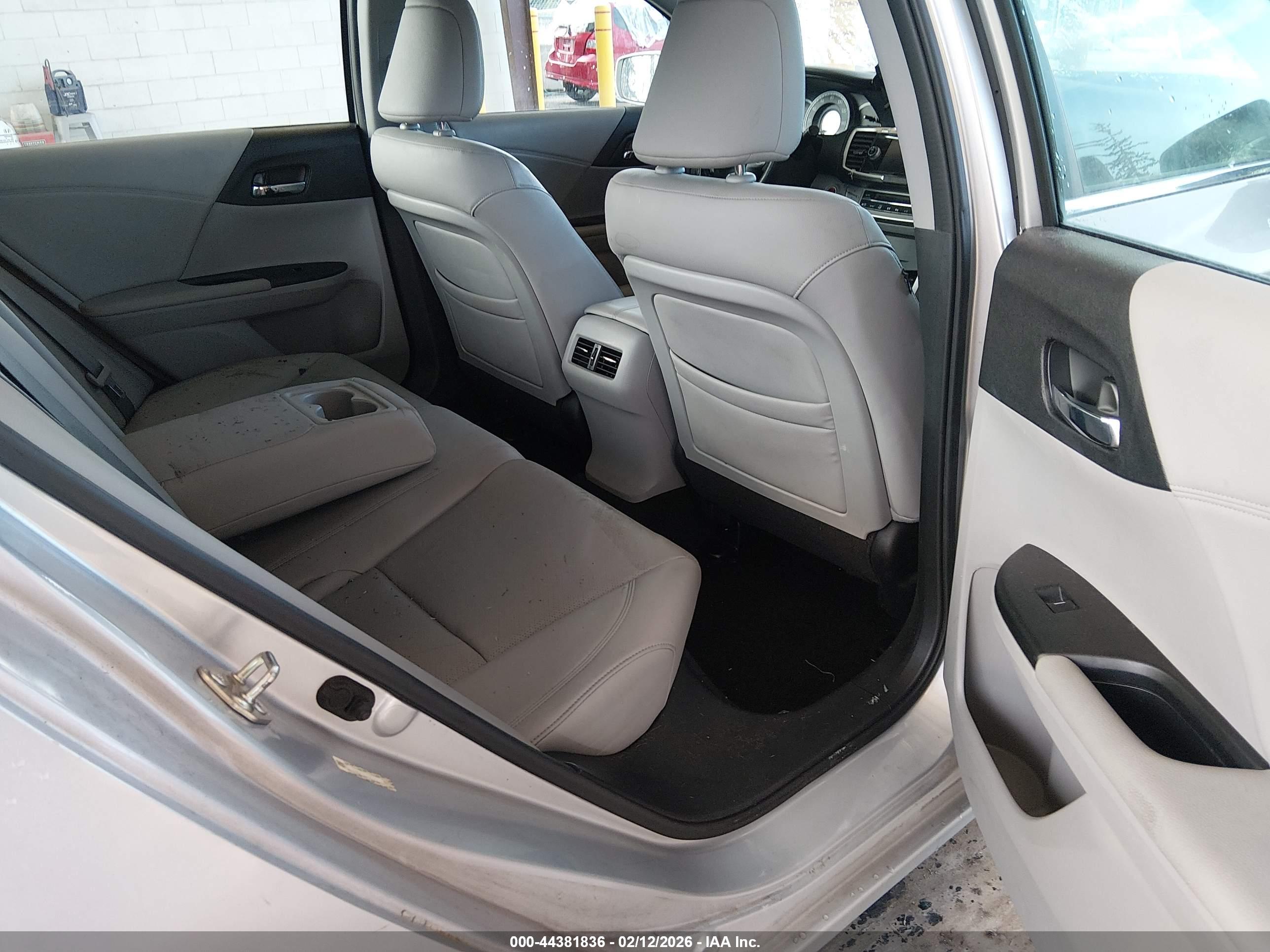 HONDA ACCORD image 8