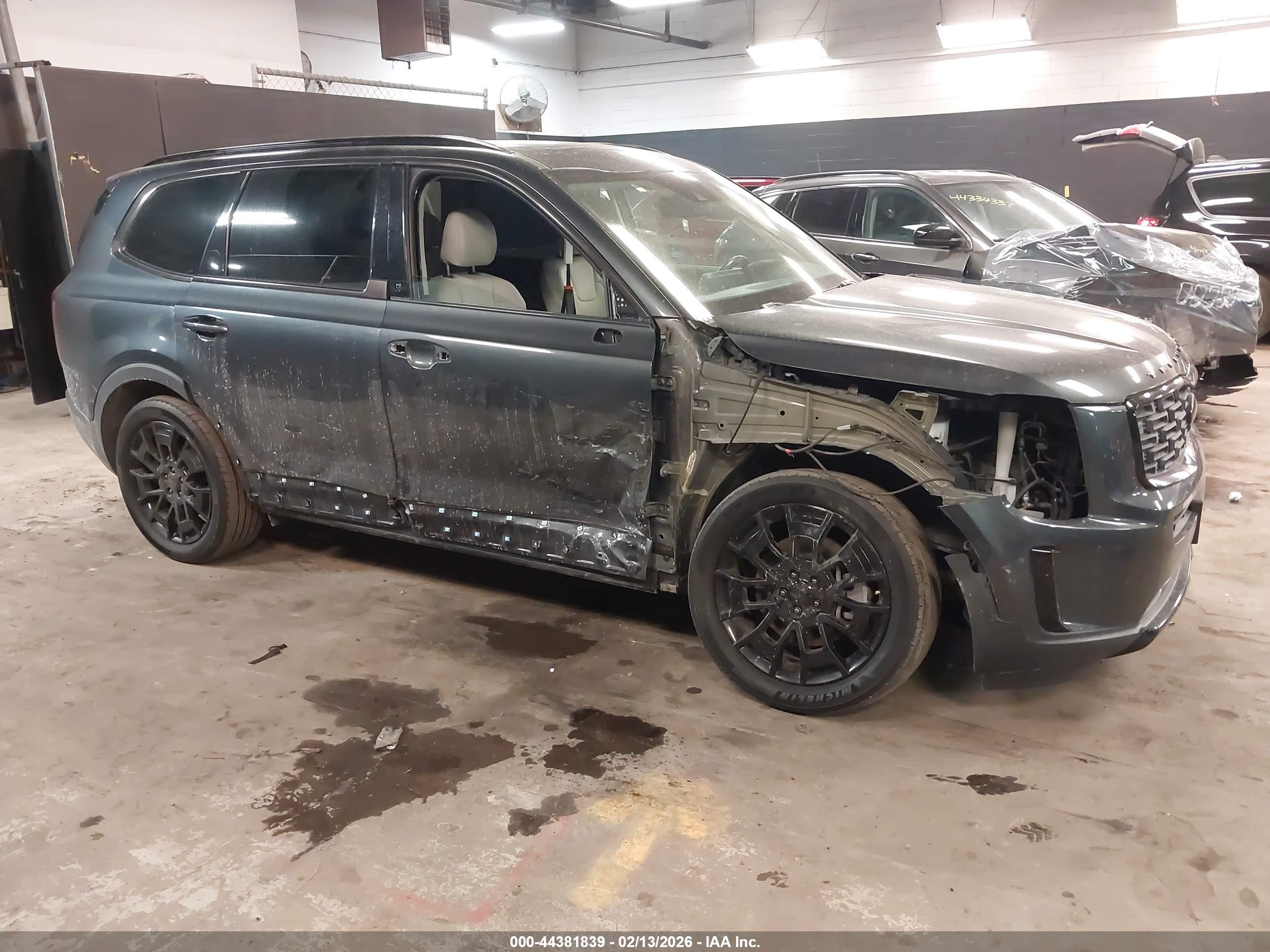 KIA TELLURIDE image 6