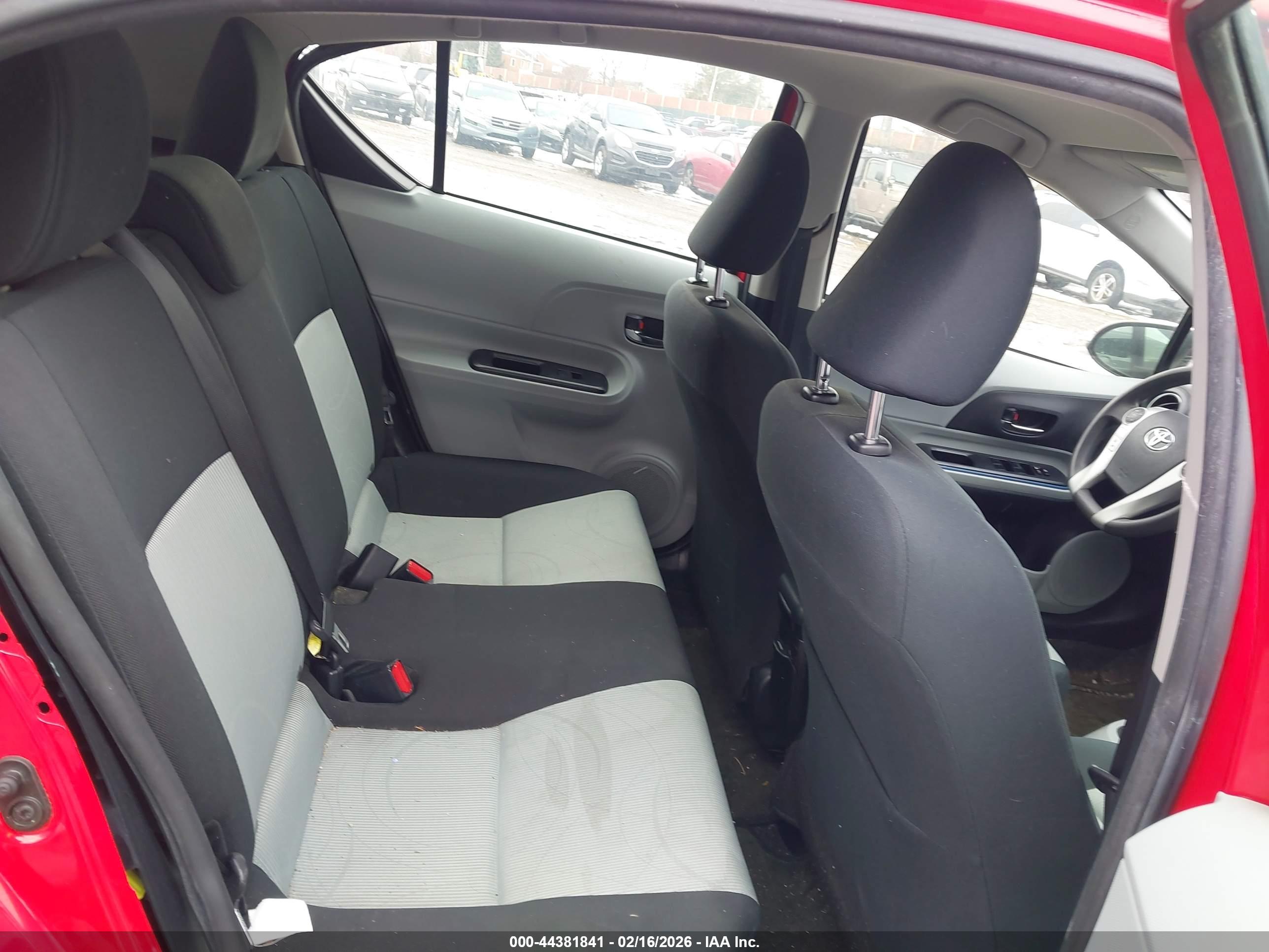 TOYOTA PRIUS image 8