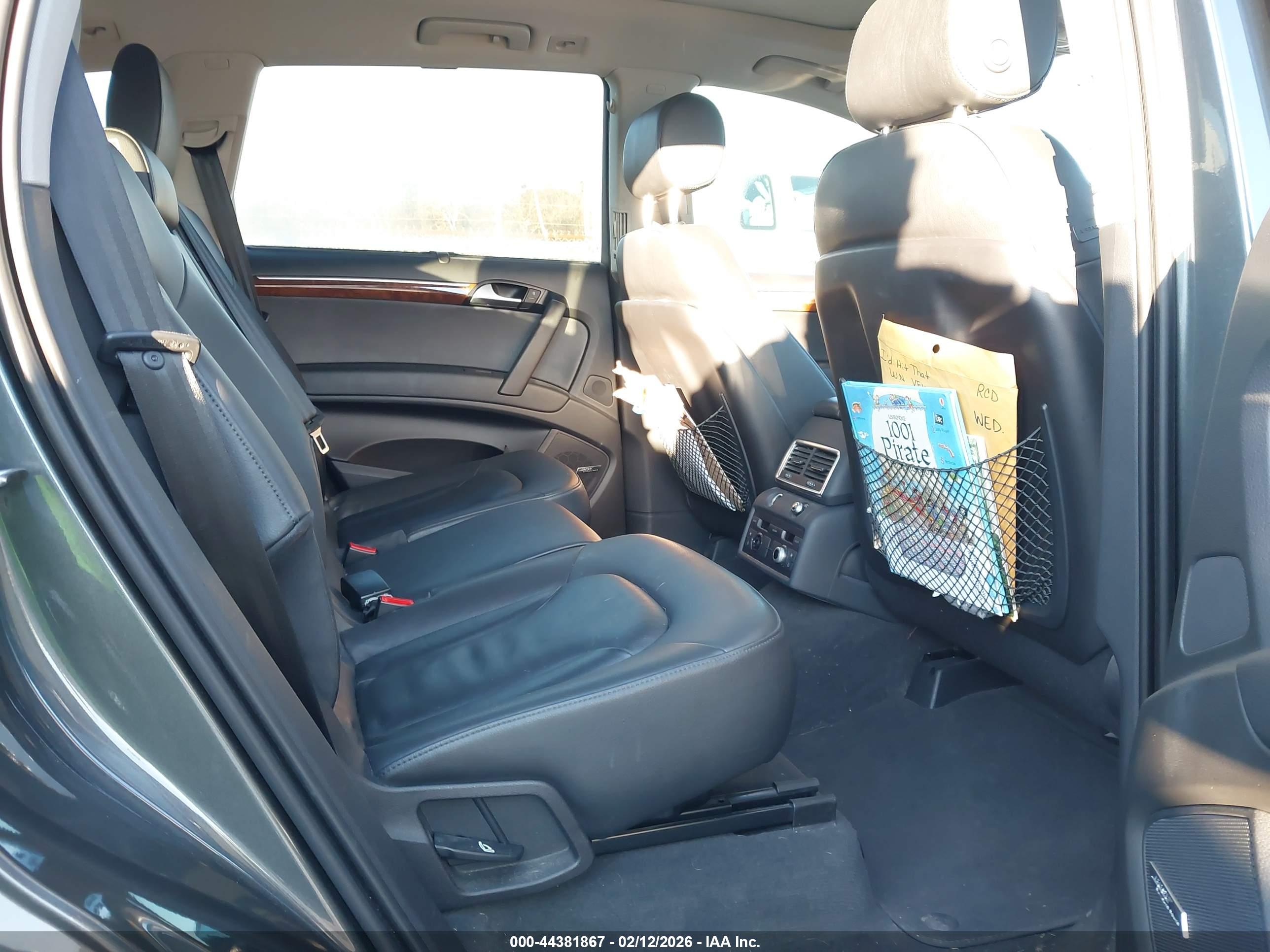 AUDI Q7 image 8