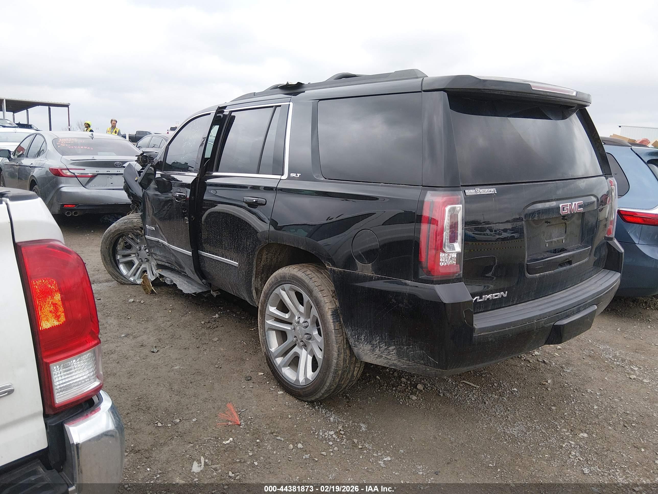 GMC YUKON image 3