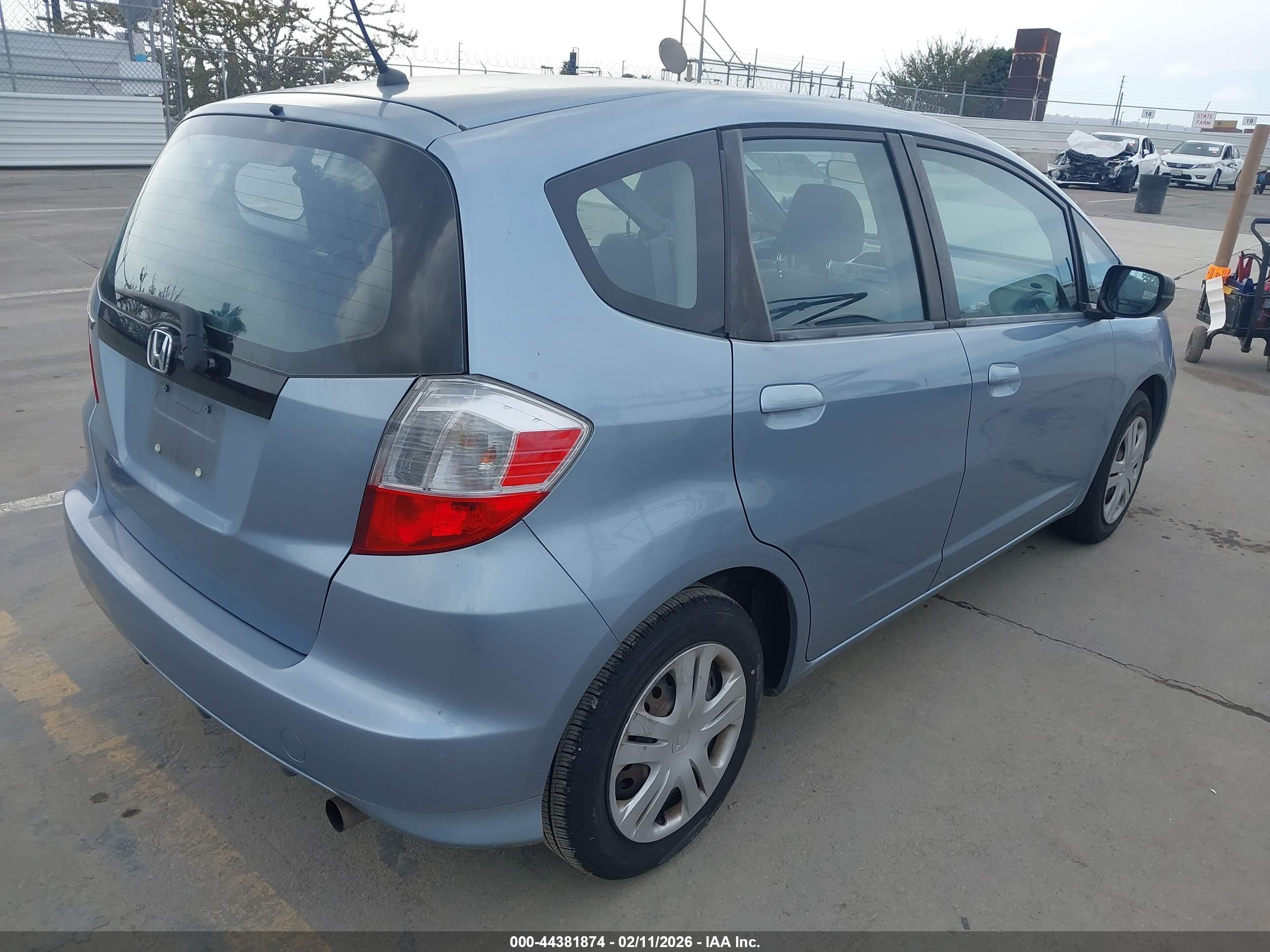 HONDA FIT image 4
