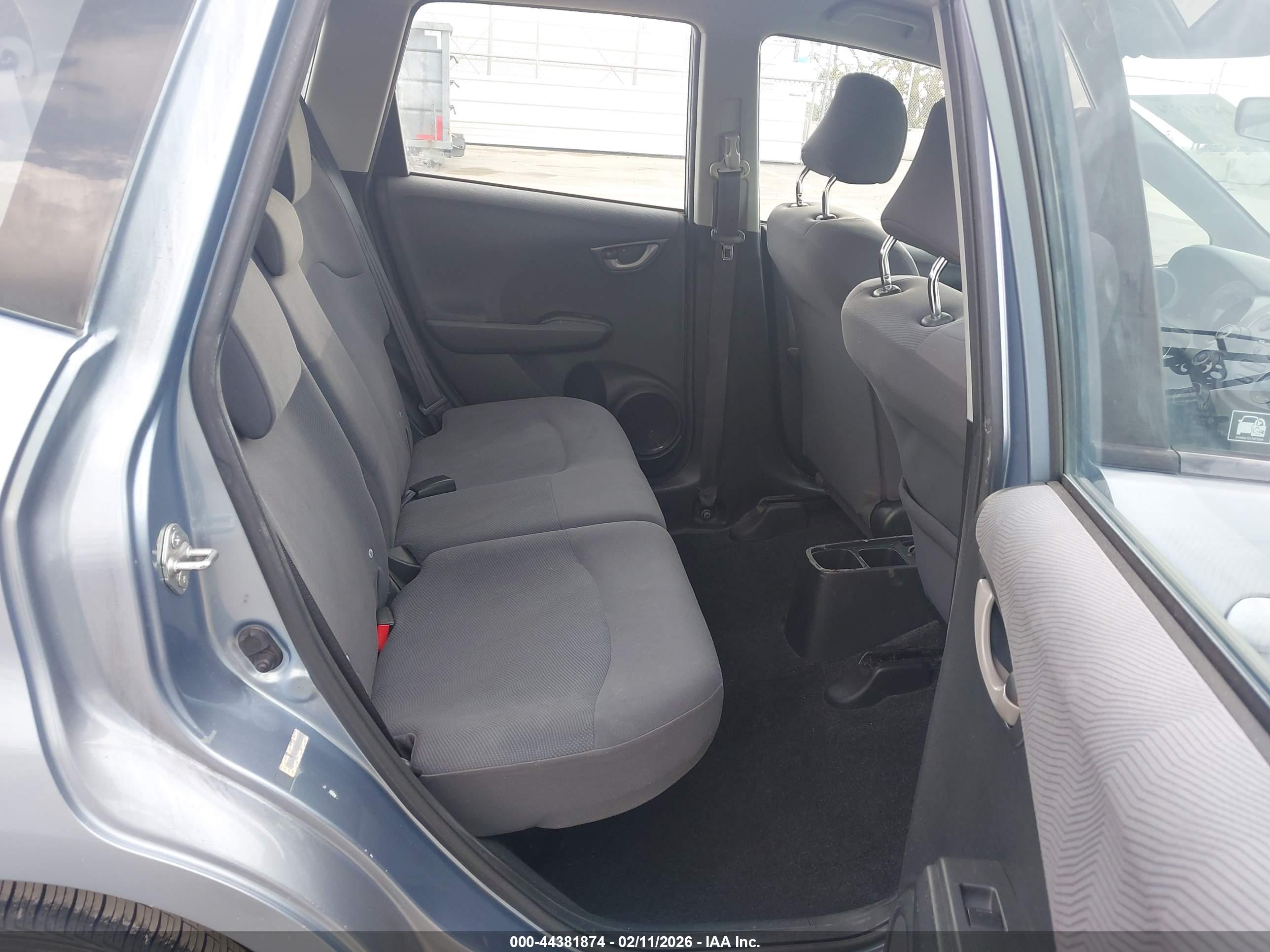 HONDA FIT image 8