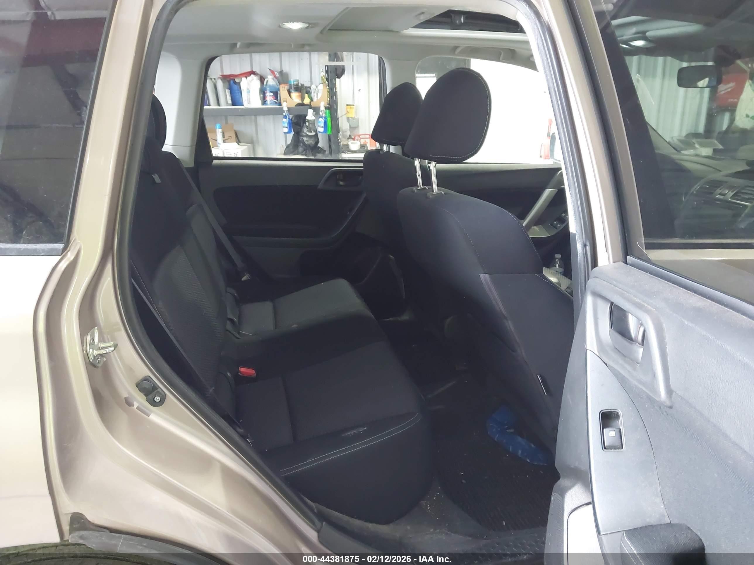SUBARU FORESTER image 8