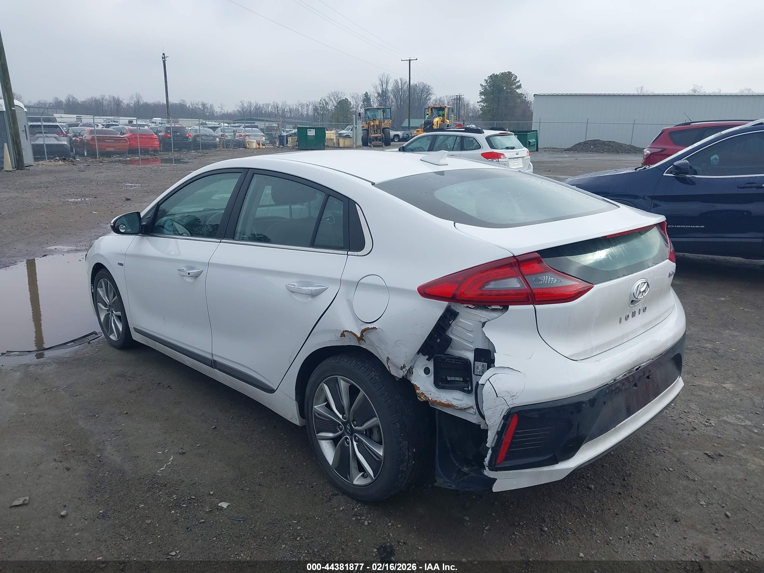 HYUNDAI IONIQ image 6