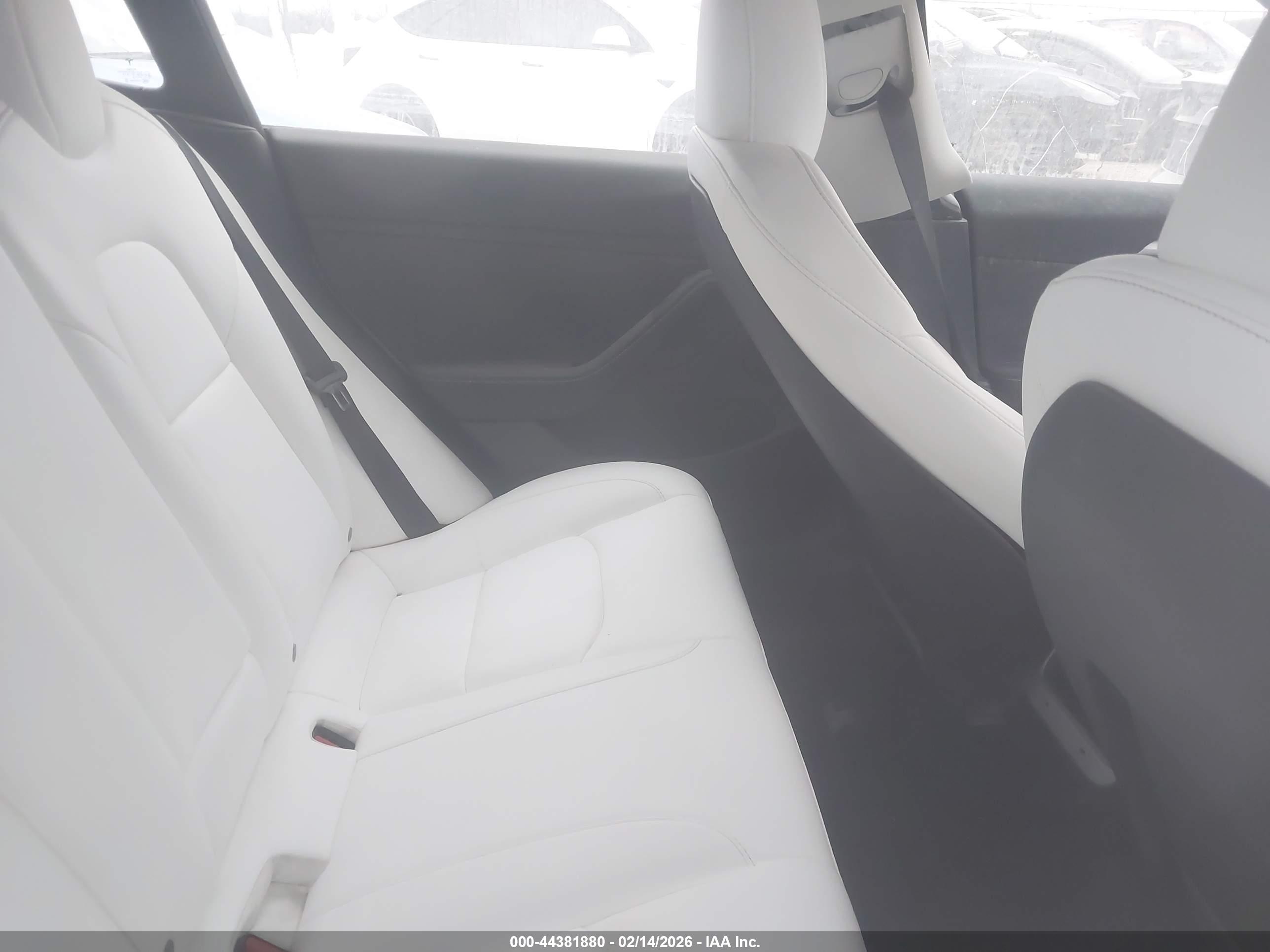TESLA MODEL image 8