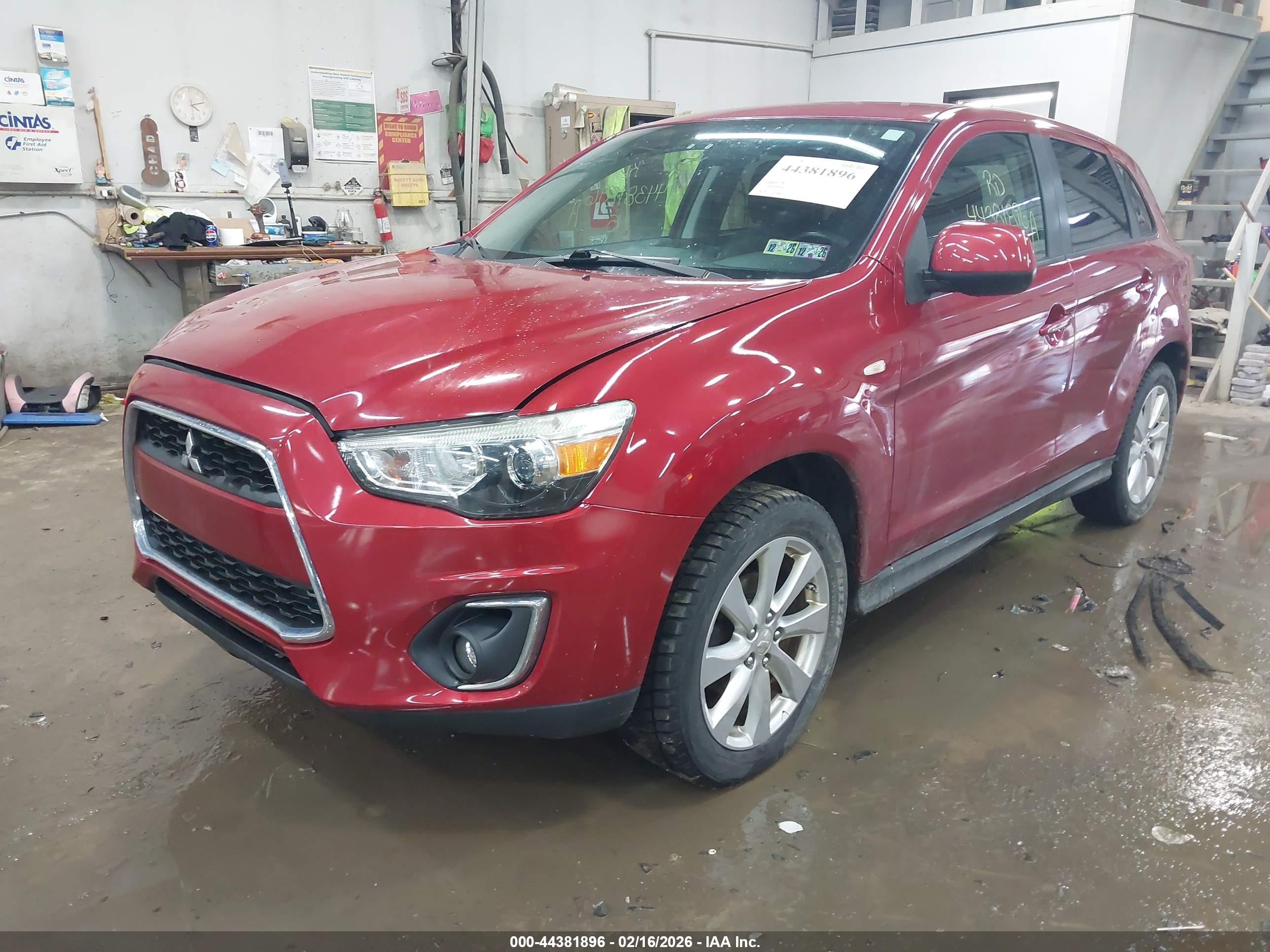 MITSUBISHI OUTLANDER image 2