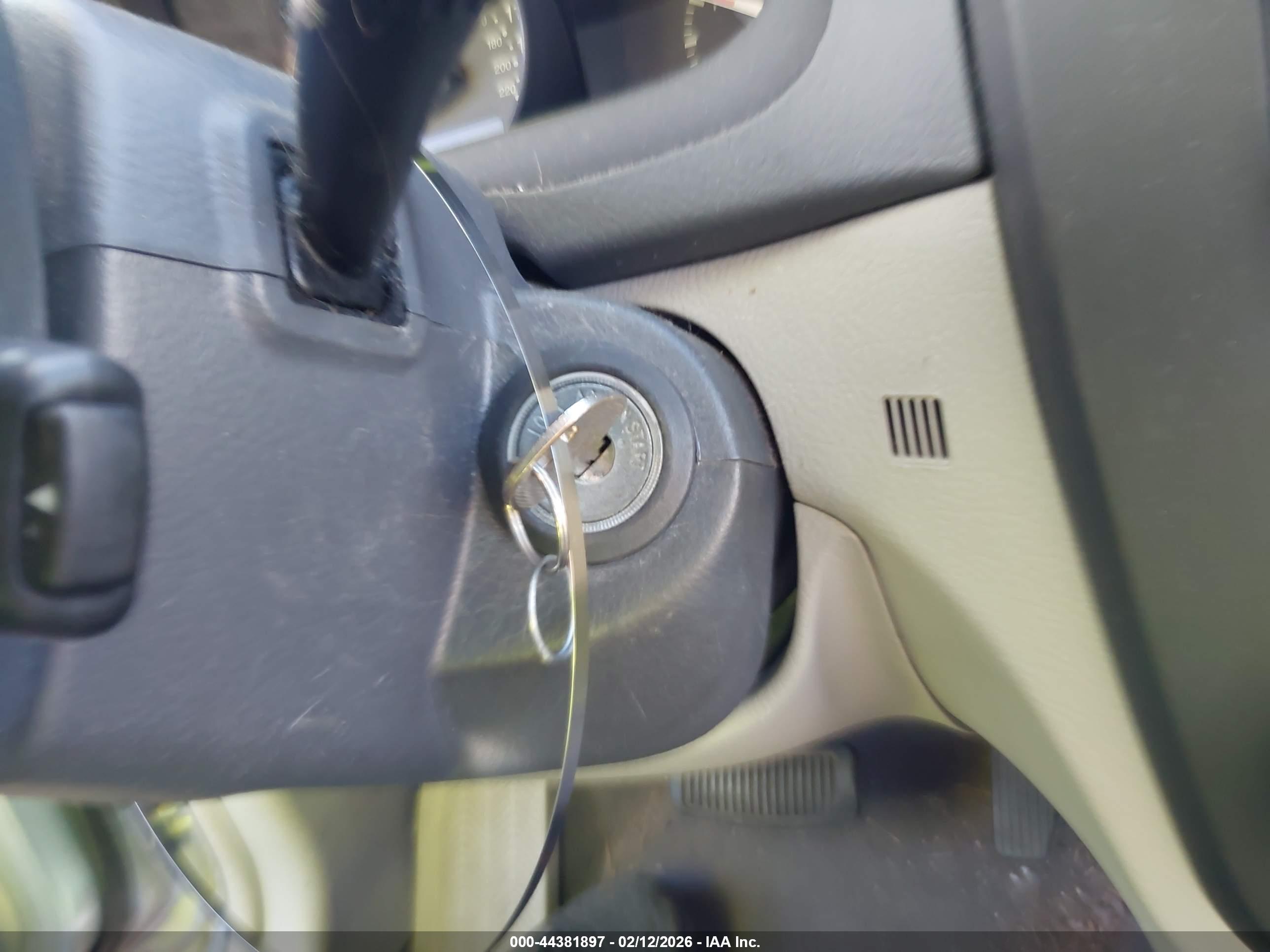 KIA SPECTRA image 11