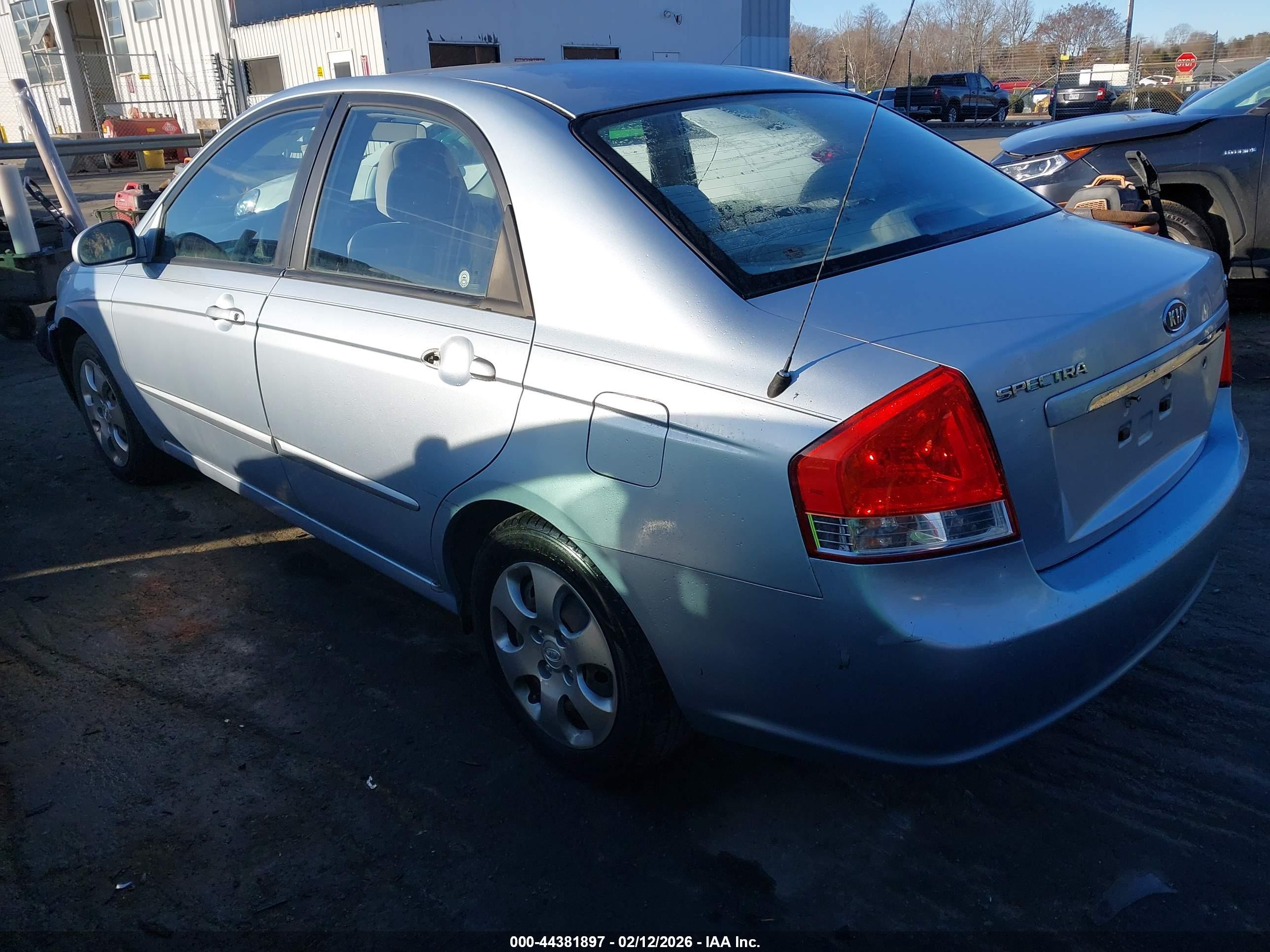 KIA SPECTRA image 3