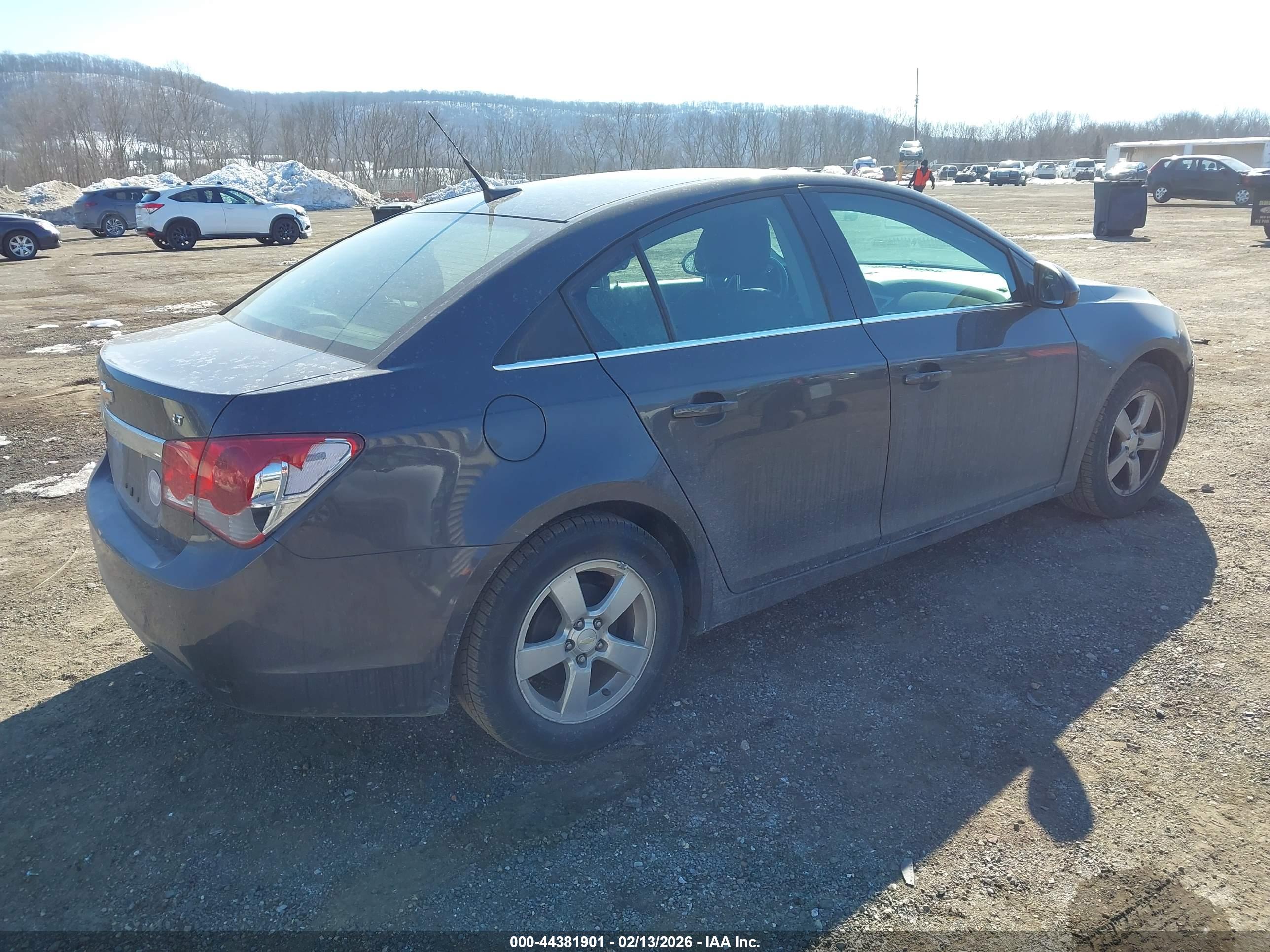 CHEVROLET CRUZE image 4
