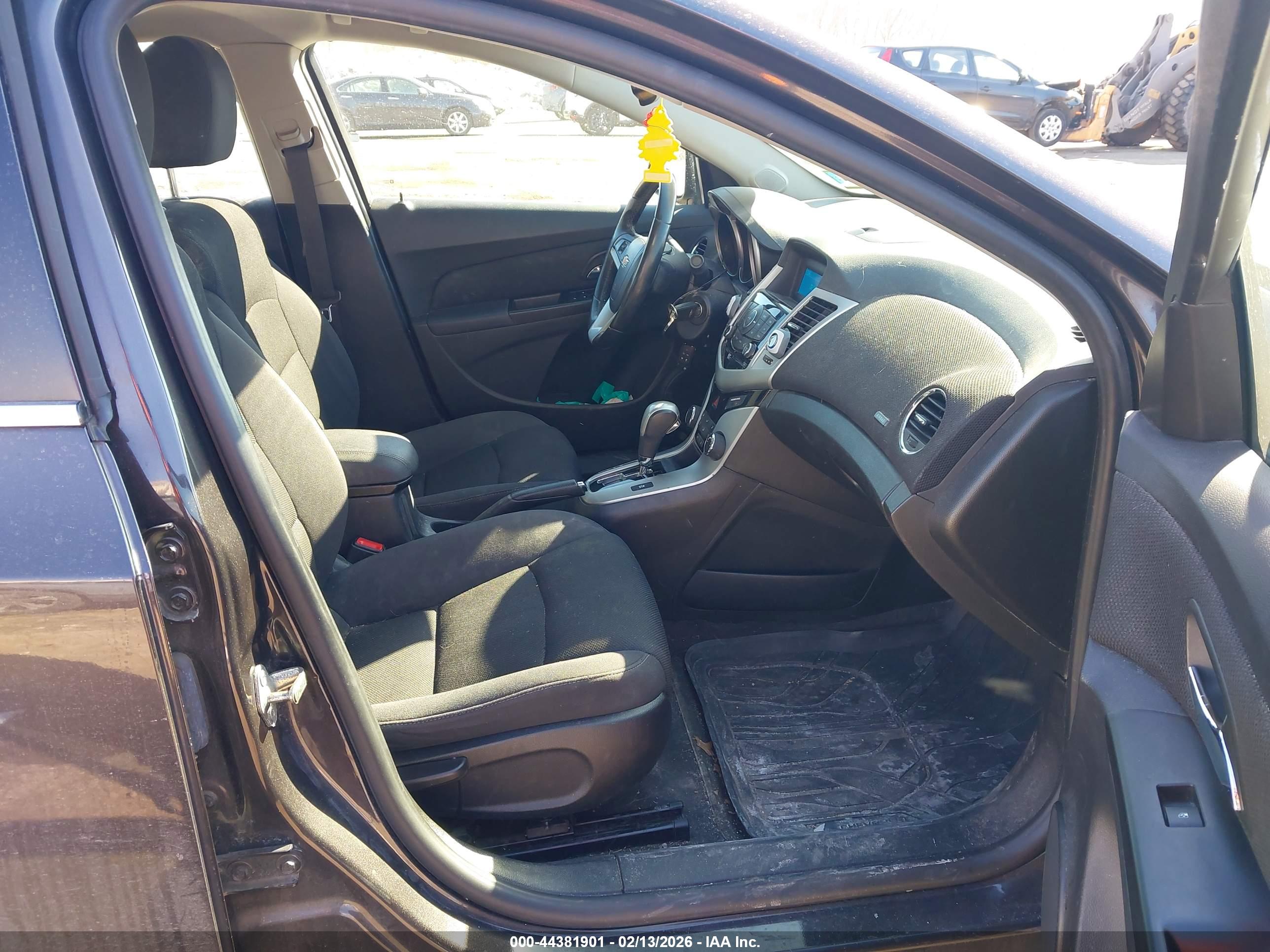 CHEVROLET CRUZE image 5