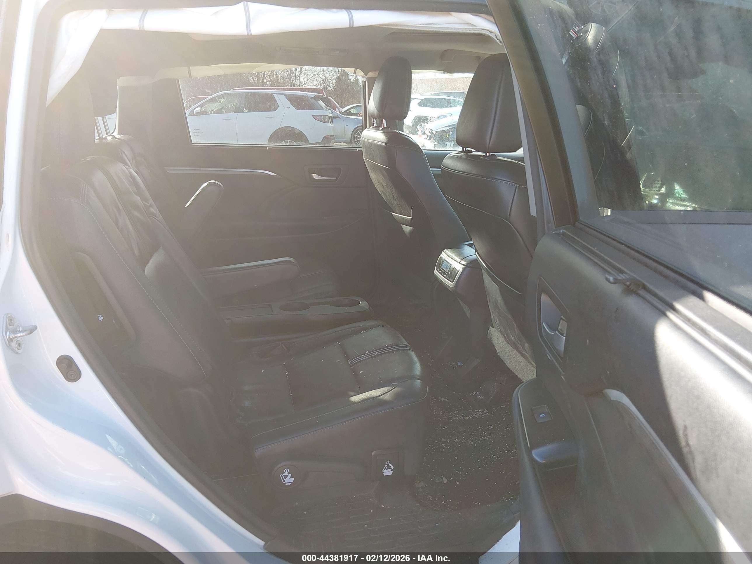 TOYOTA HIGHLANDER image 8
