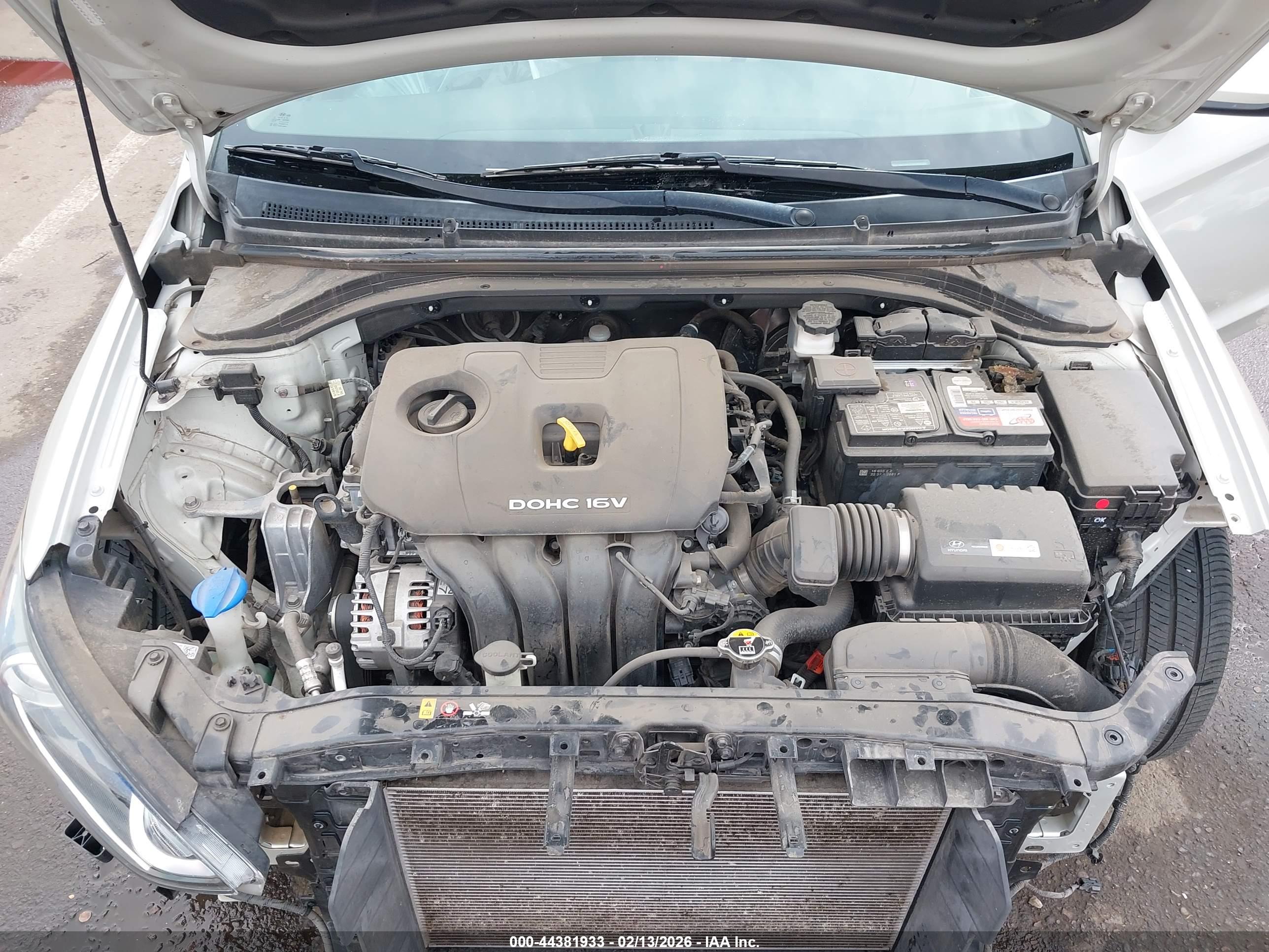 HYUNDAI ELANTRA image 10