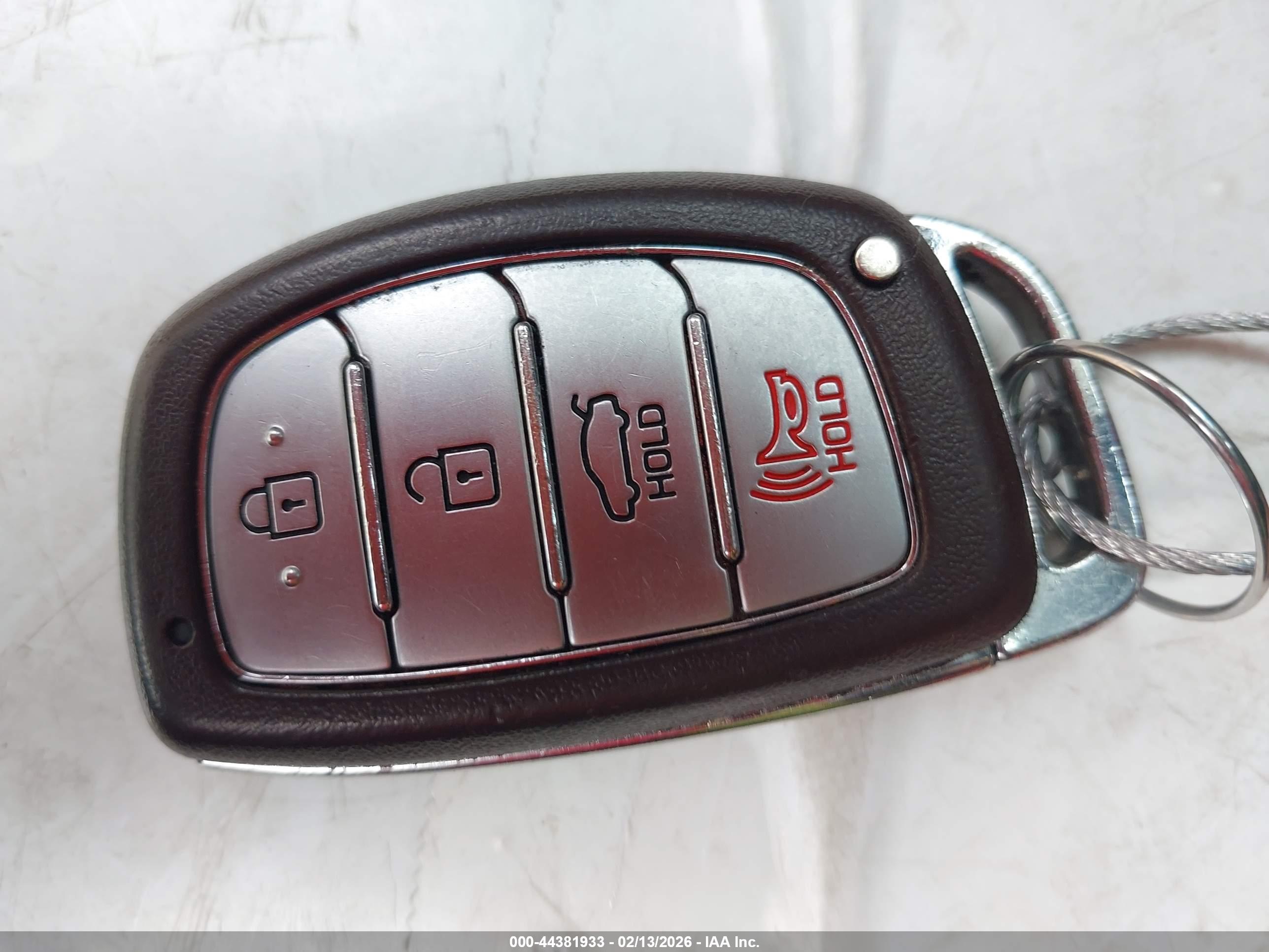 HYUNDAI ELANTRA image 11