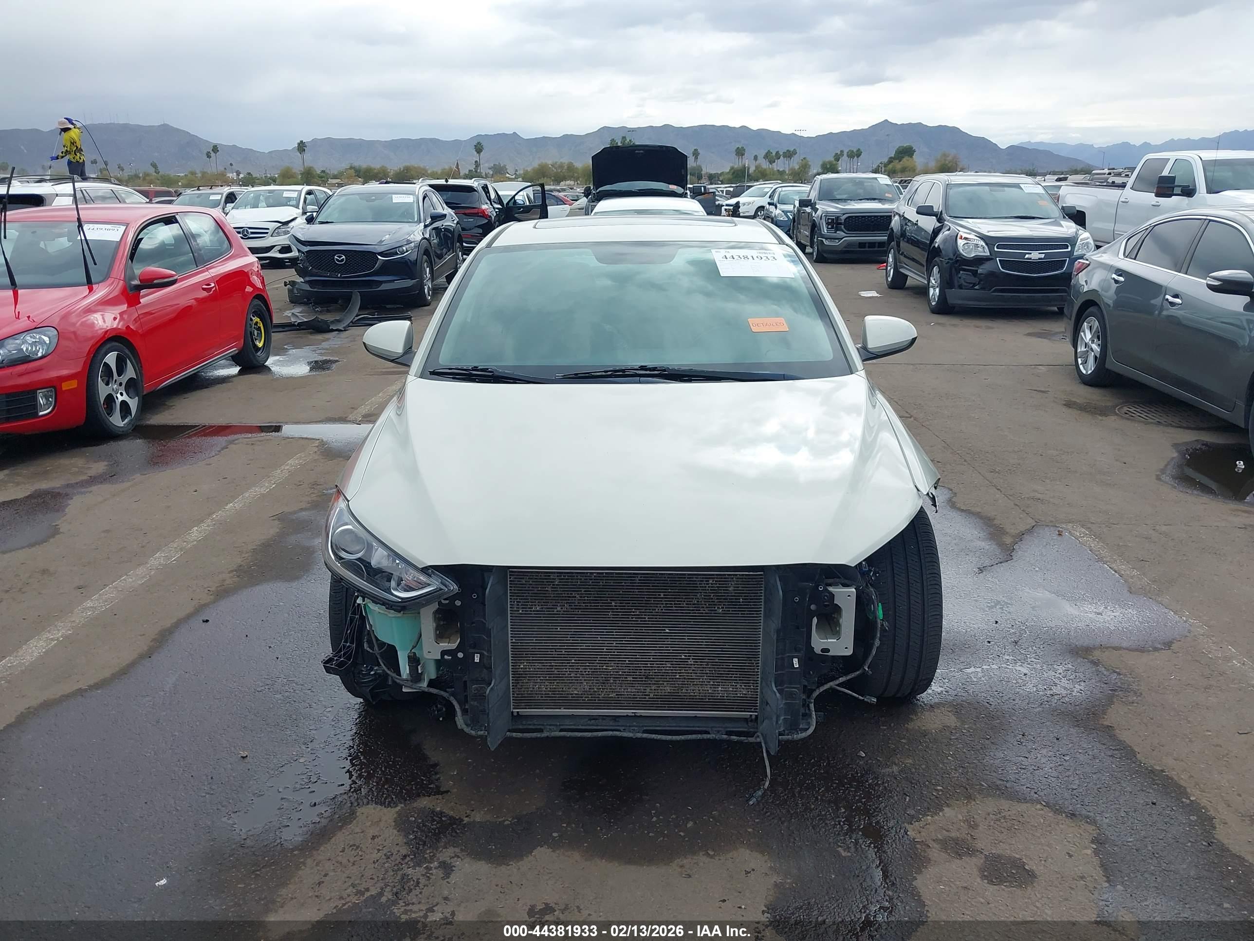 HYUNDAI ELANTRA image 6
