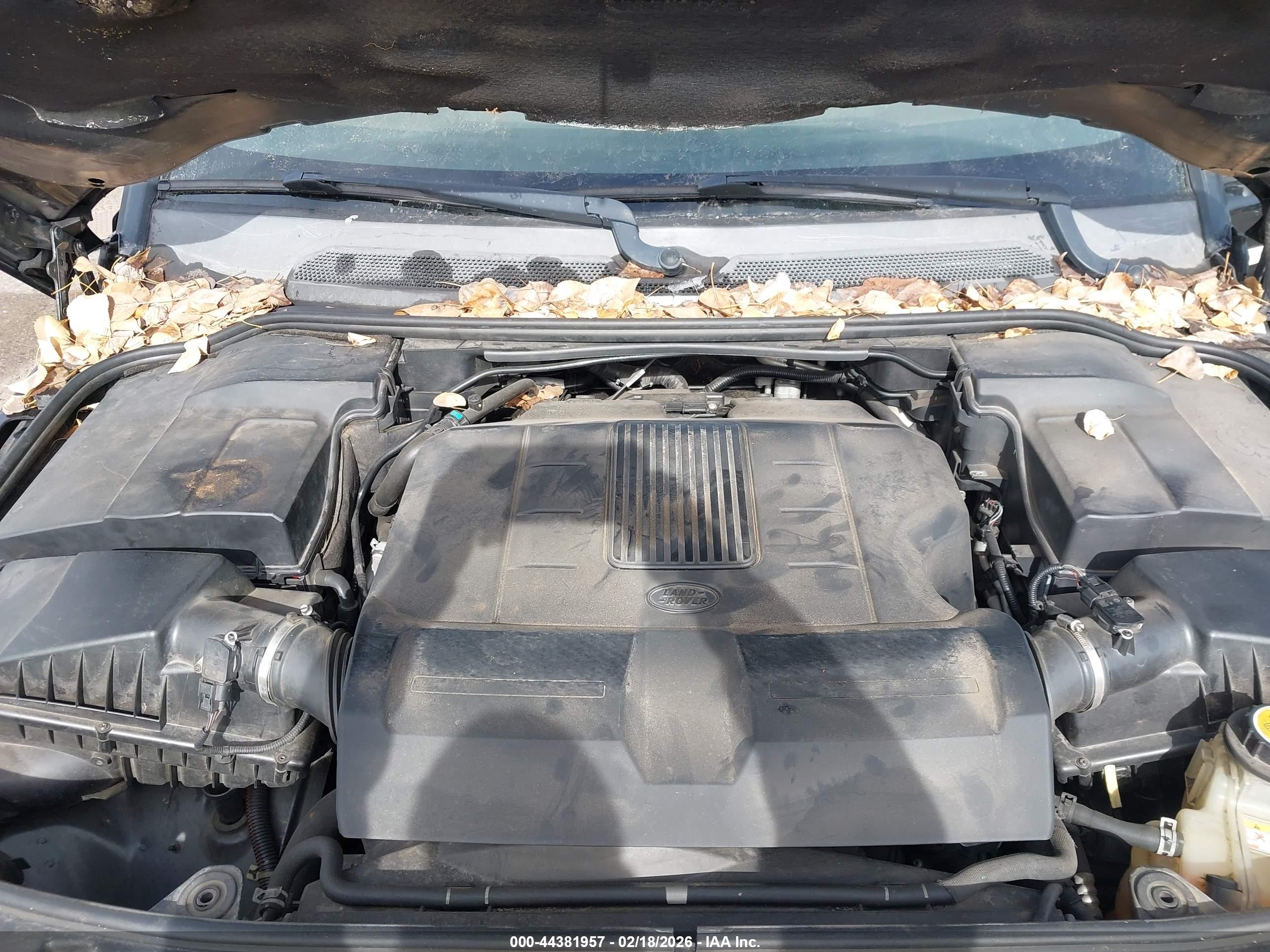 LAND ROVER image 10
