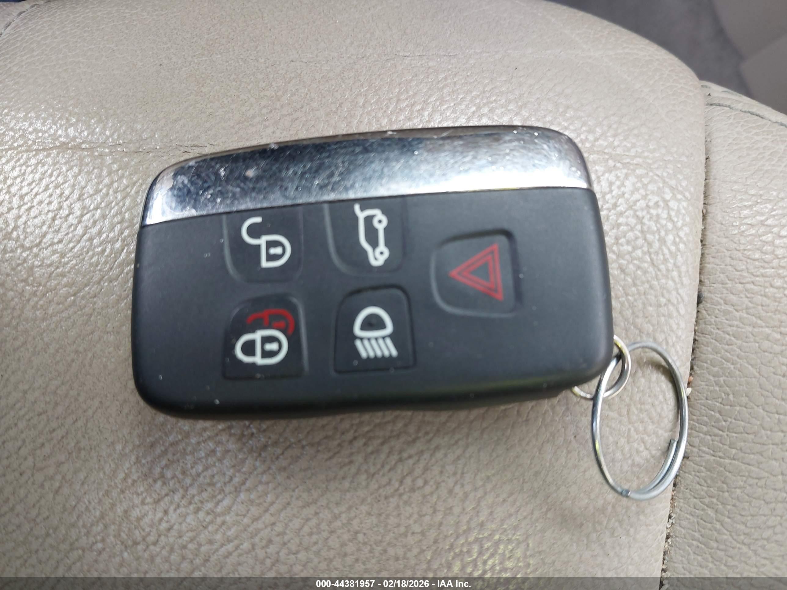 LAND ROVER image 11