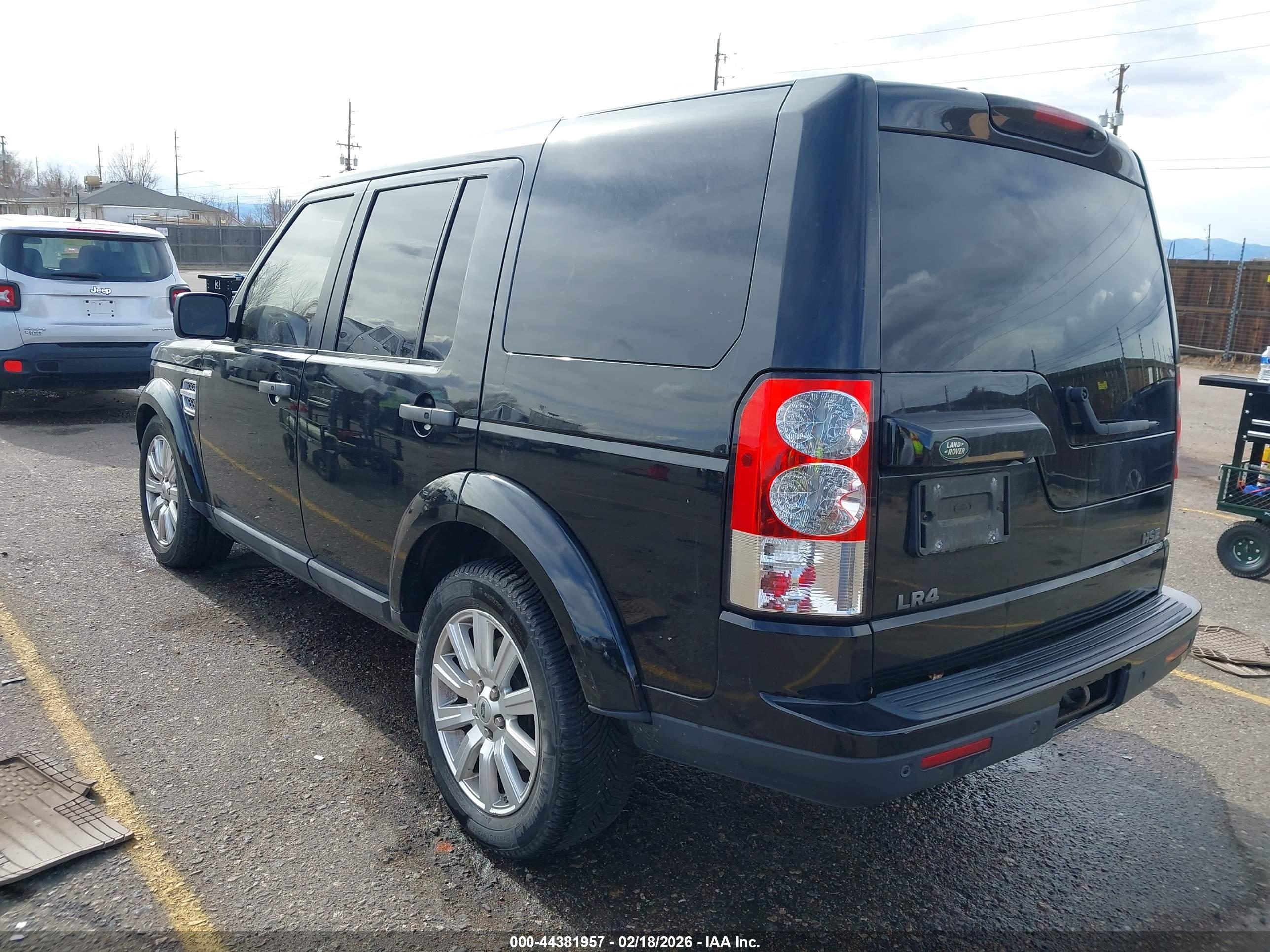 LAND ROVER image 3