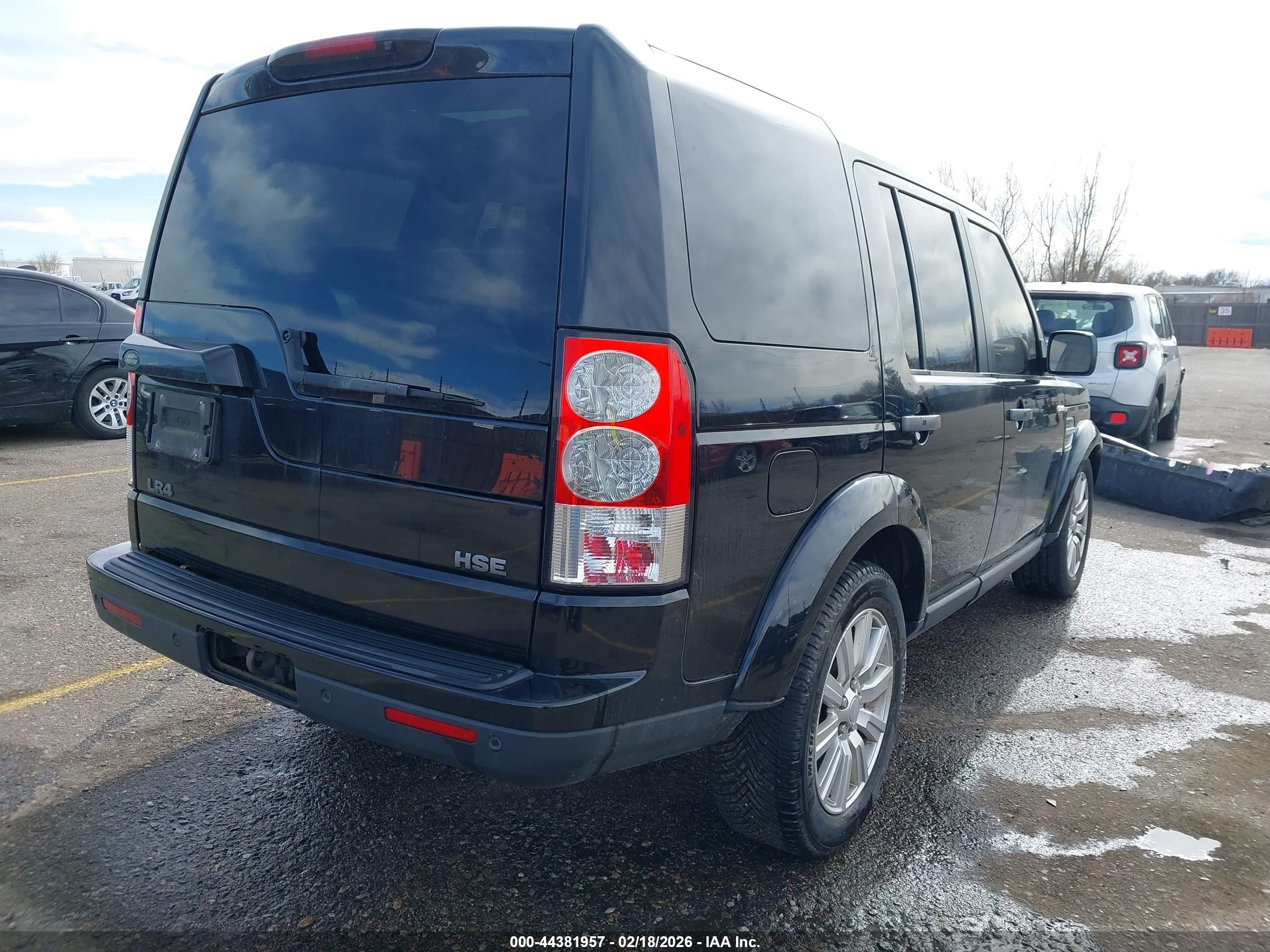 LAND ROVER image 4