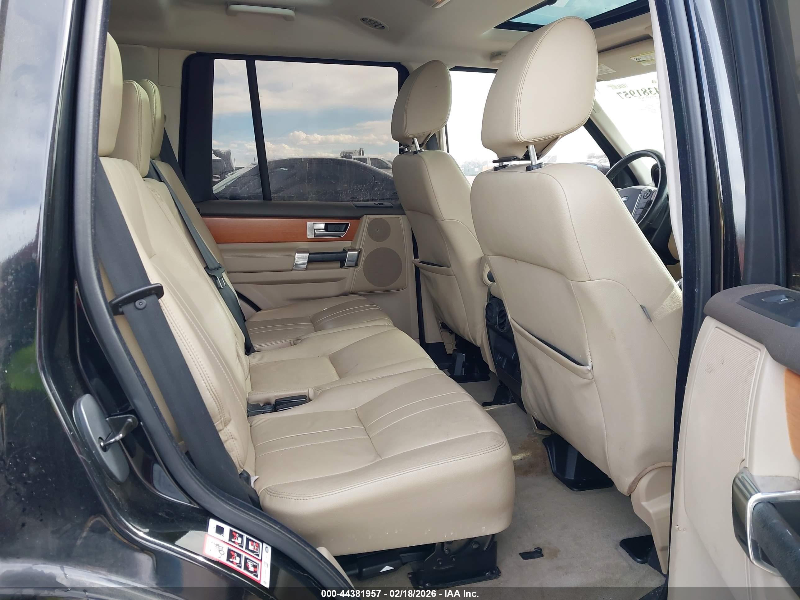LAND ROVER image 8