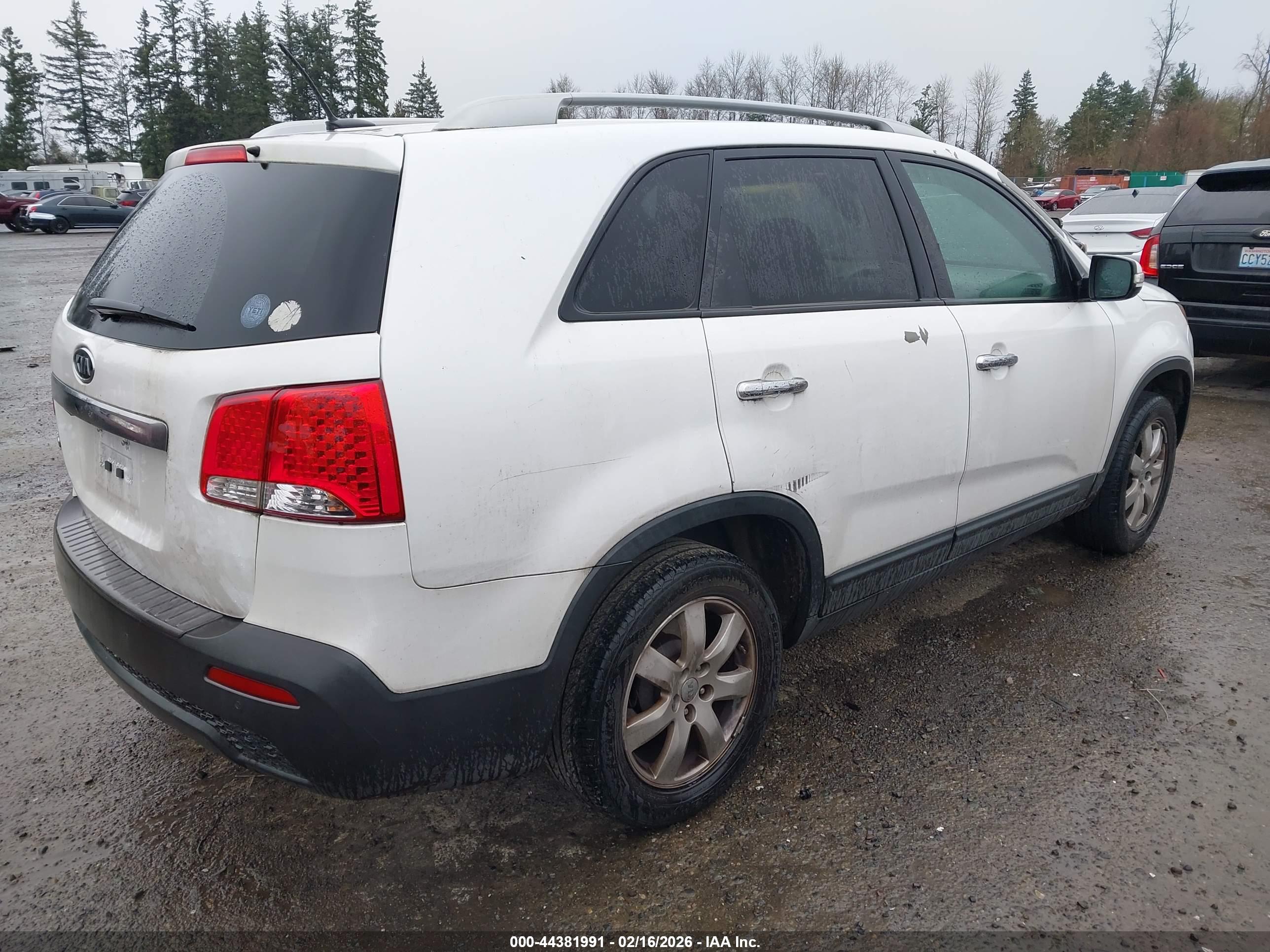 KIA SORENTO image 4
