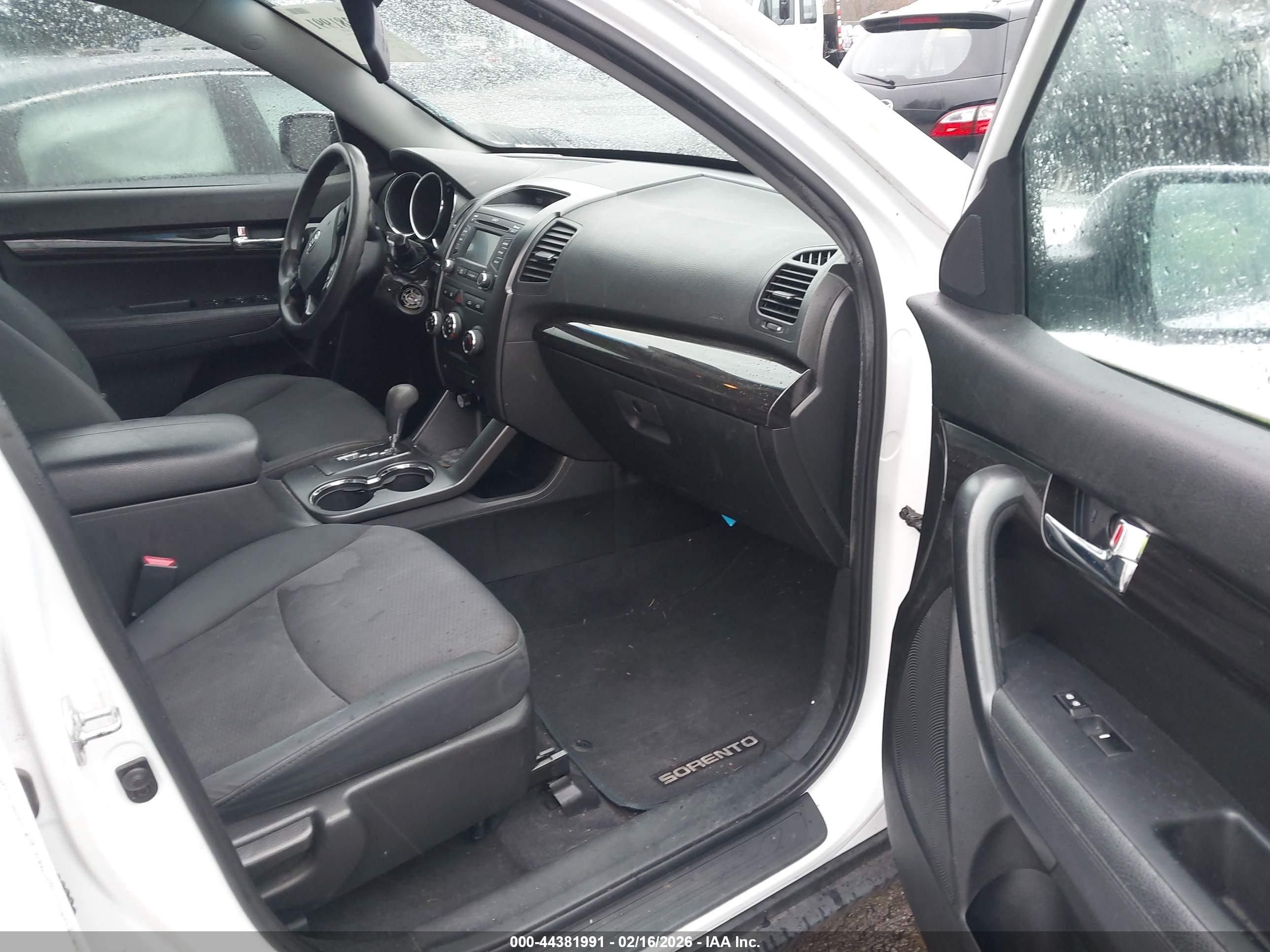 KIA SORENTO image 5