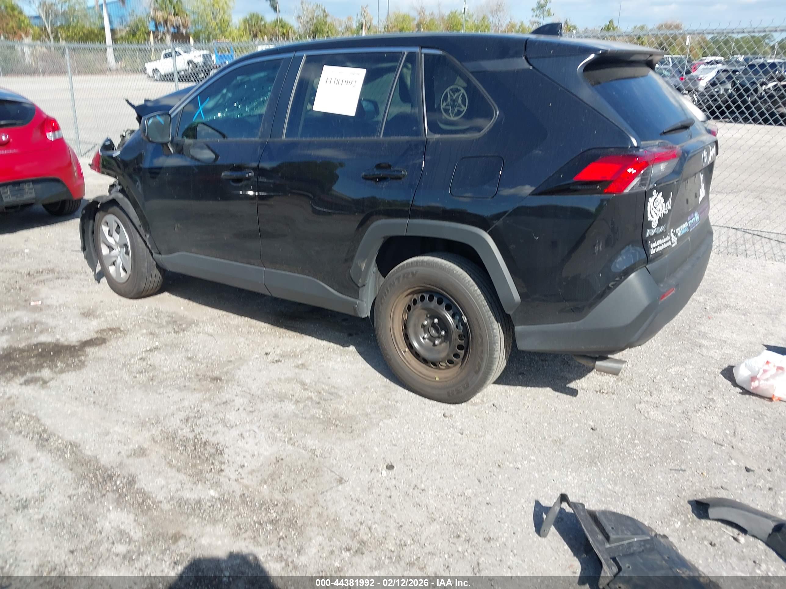 TOYOTA RAV4 image 3