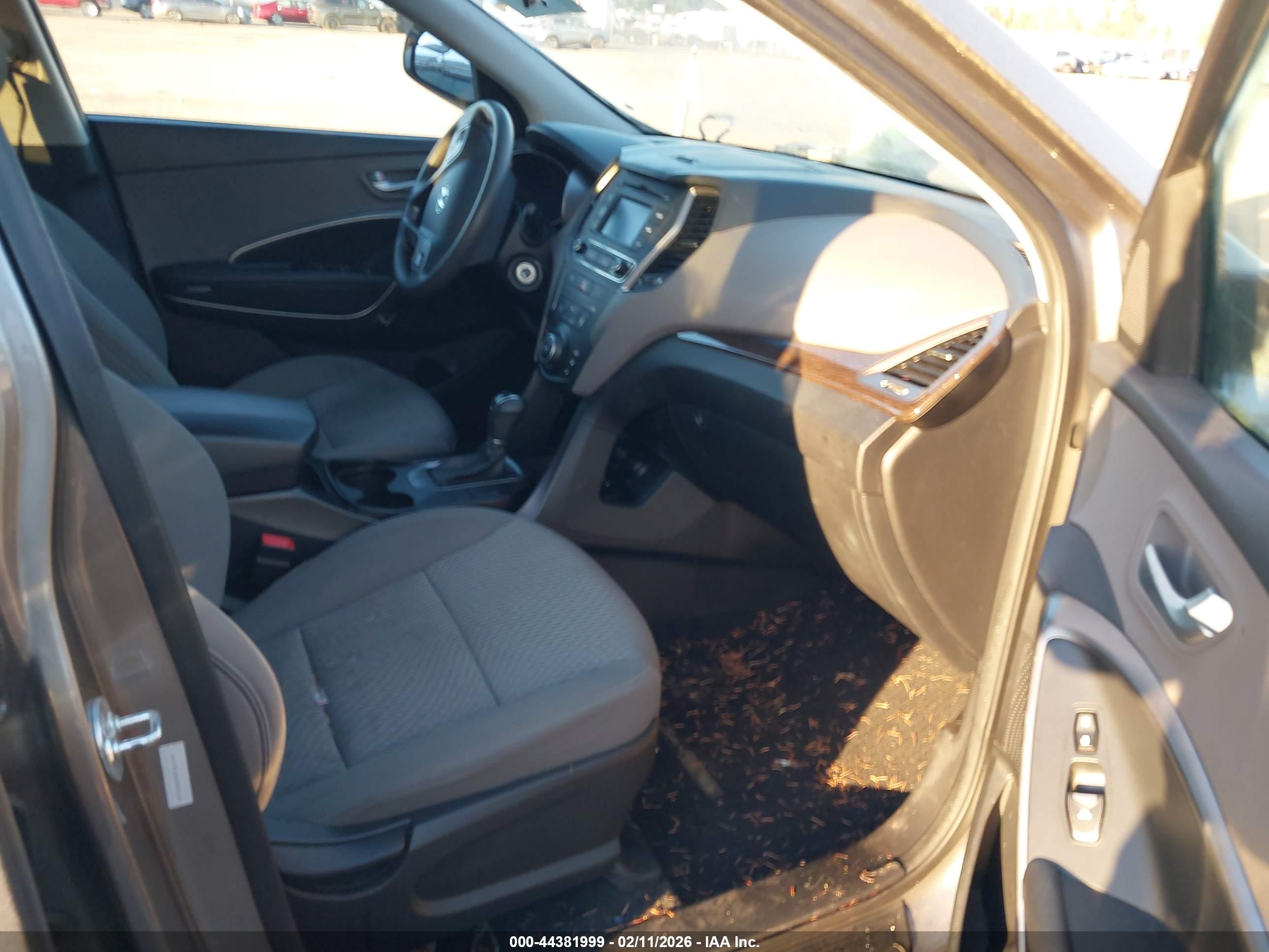 HYUNDAI SANTA image 5
