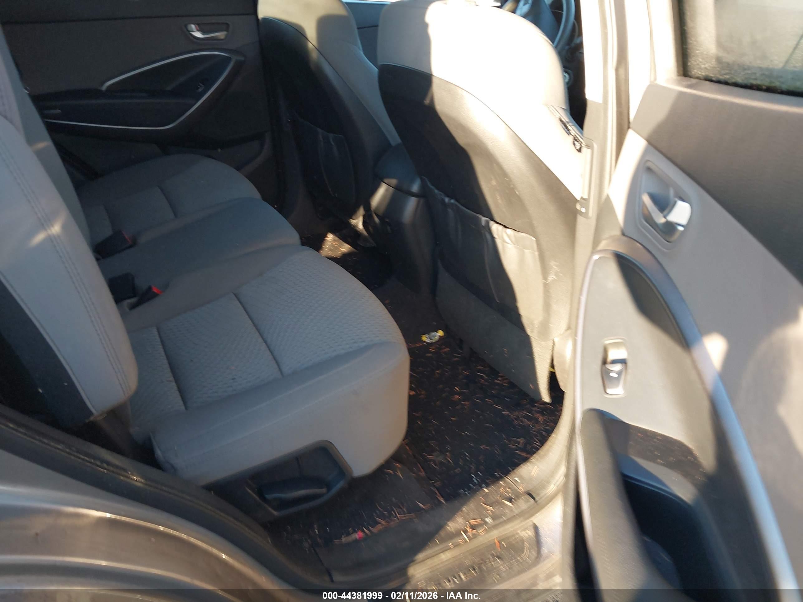 HYUNDAI SANTA image 8