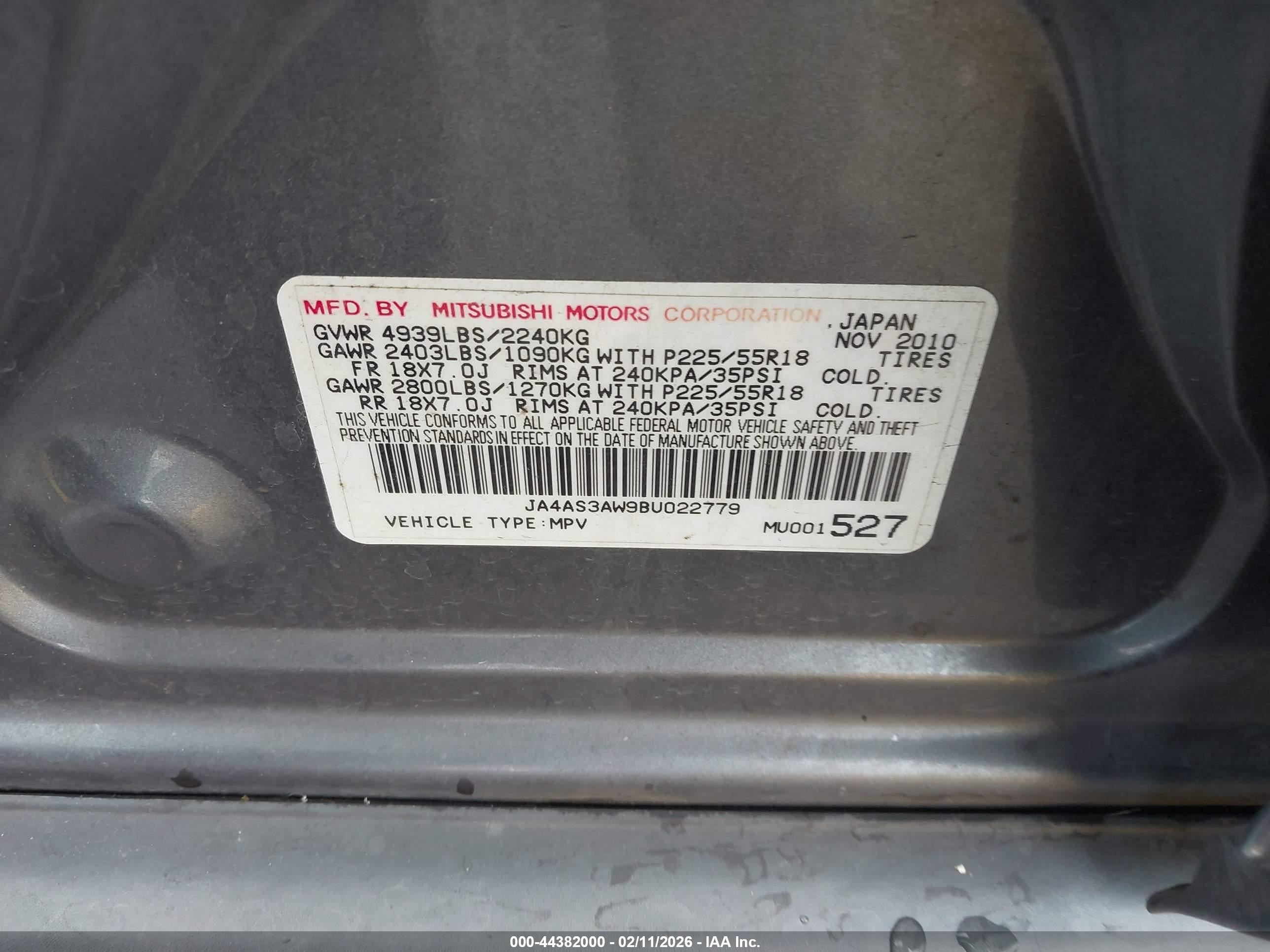 MITSUBISHI OUTLANDER image 9