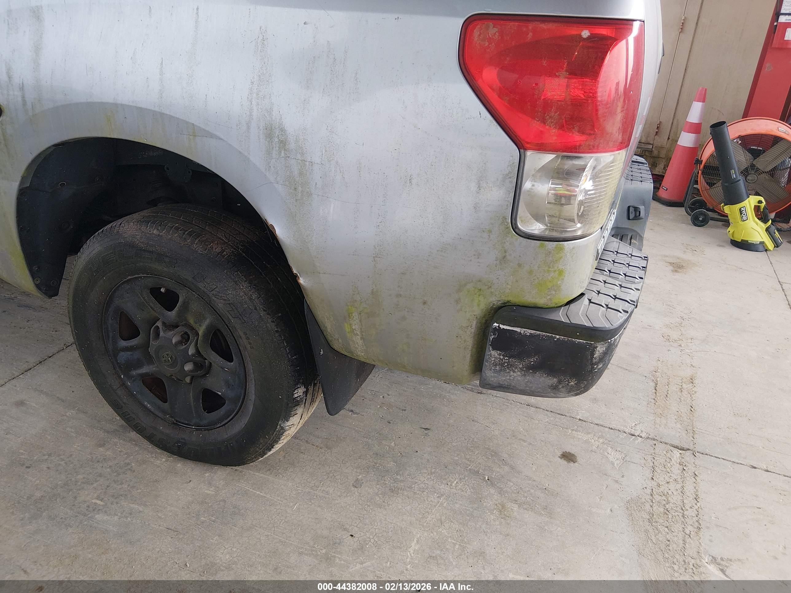 TOYOTA TUNDRA image 6