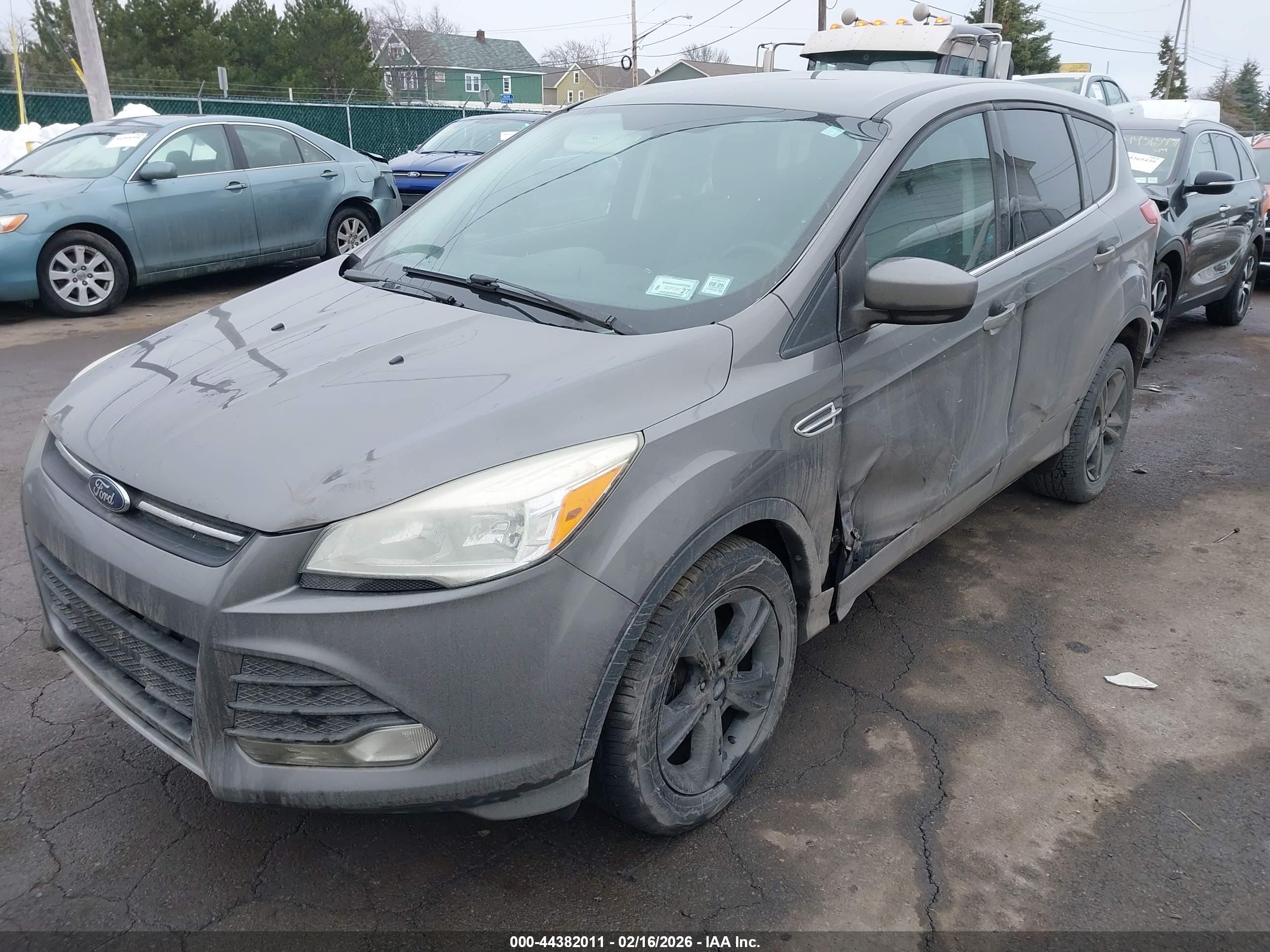 FORD ESCAPE image 2