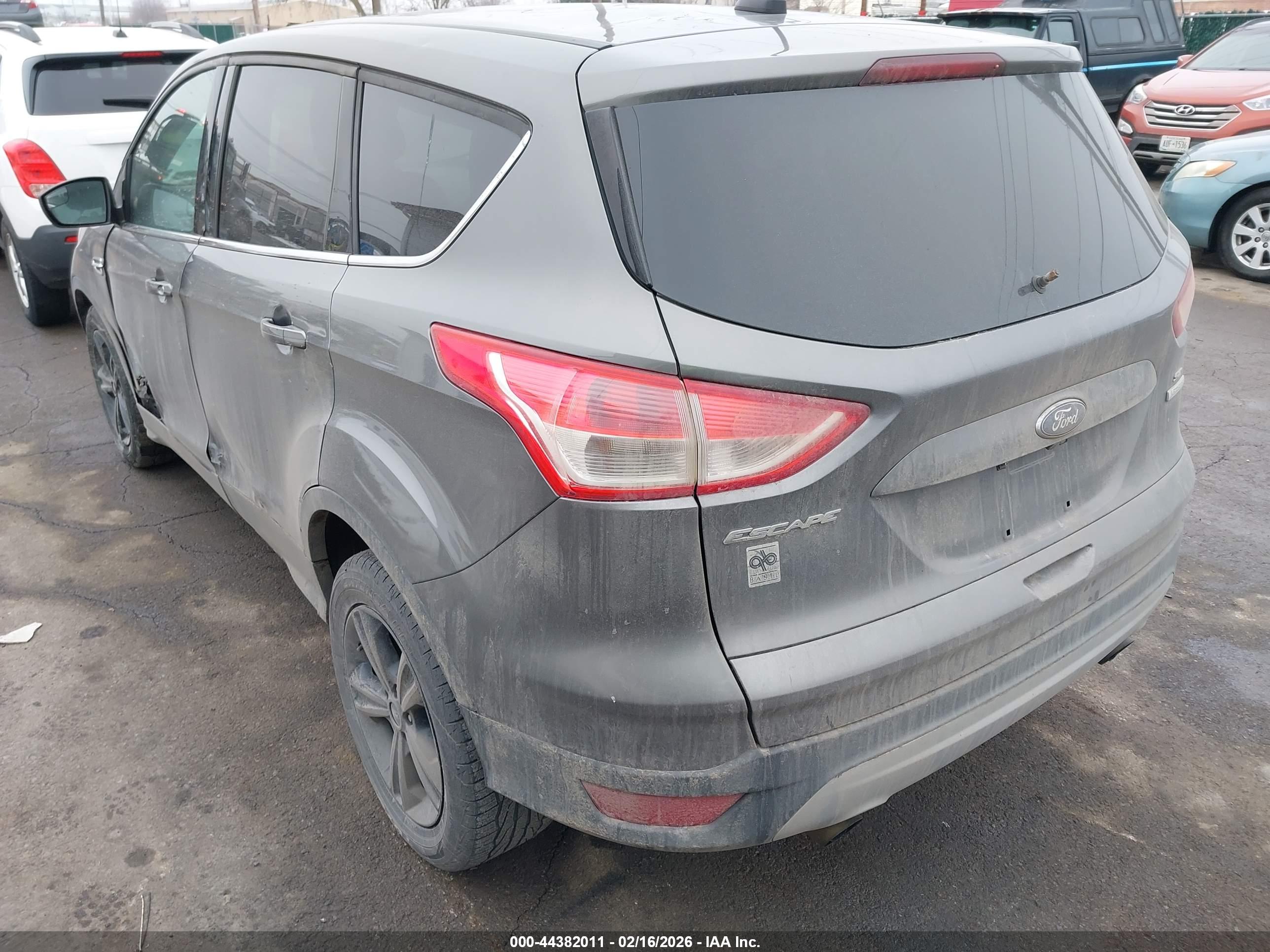 FORD ESCAPE image 3
