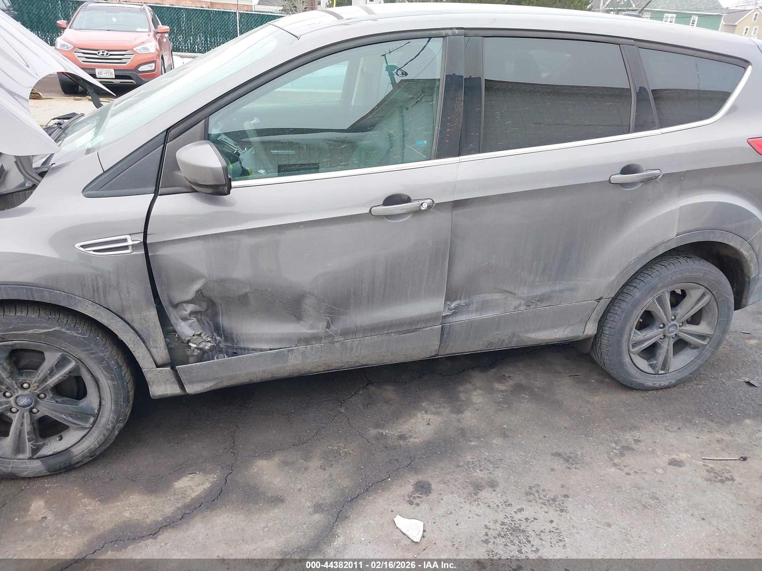 FORD ESCAPE image 6