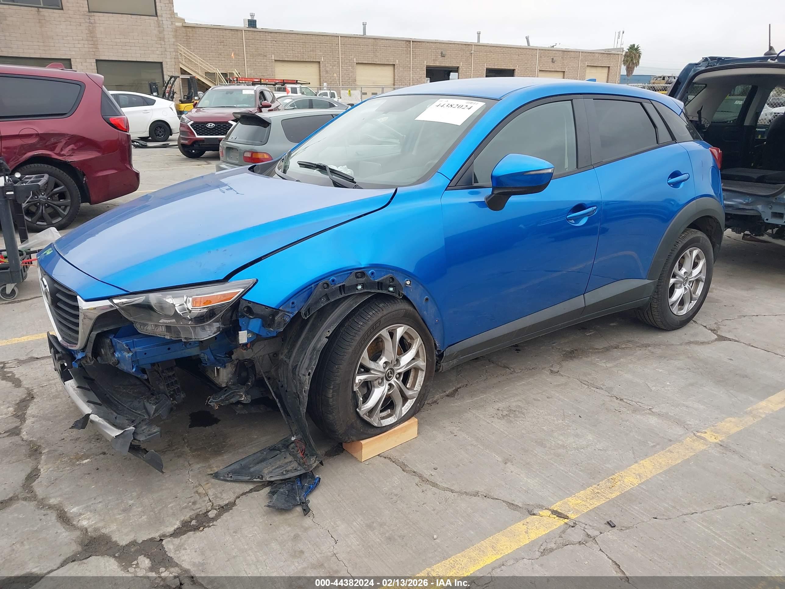 MAZDA CX-3 image 2