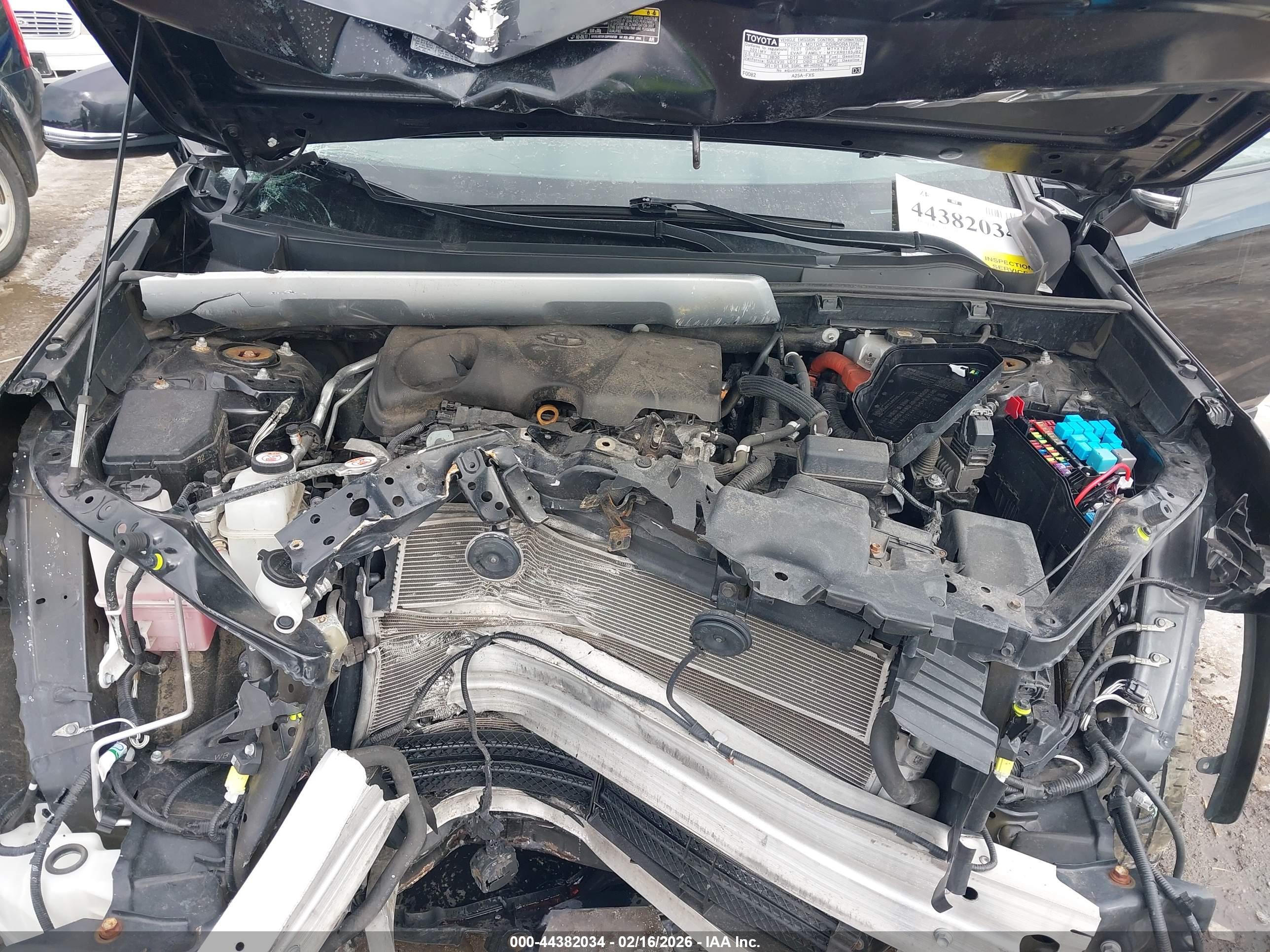 TOYOTA RAV4 image 10