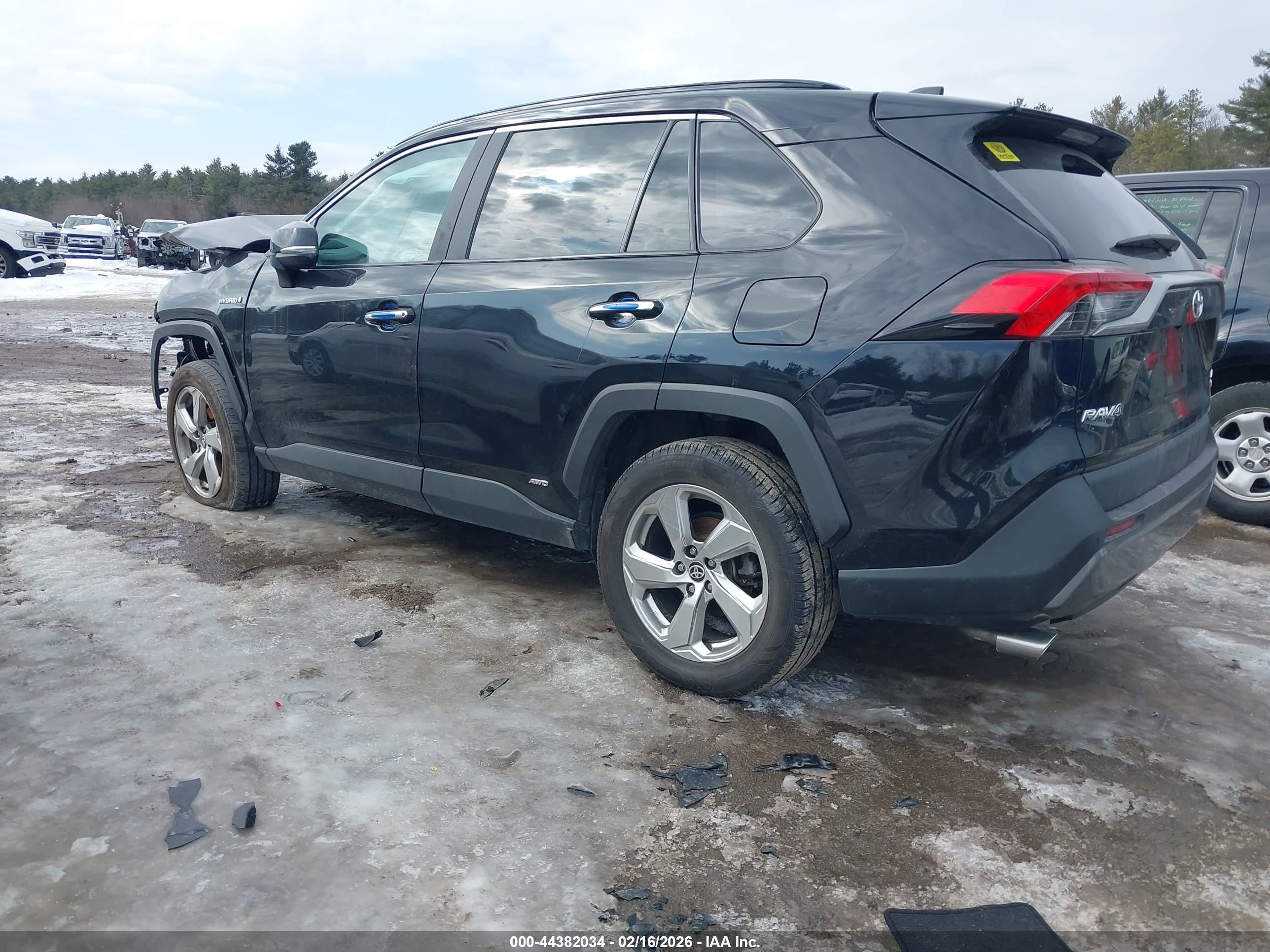 TOYOTA RAV4 image 3