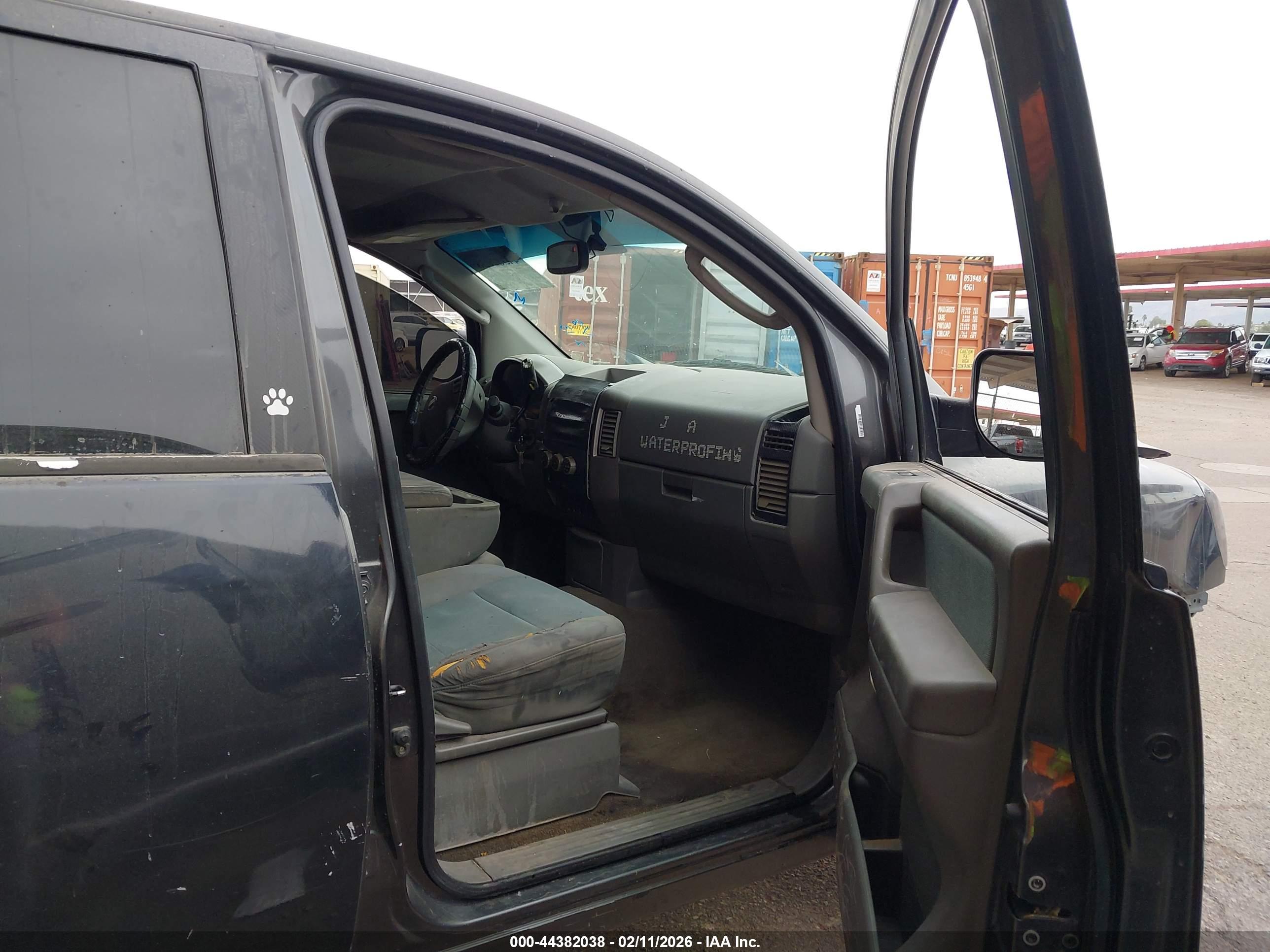 NISSAN TITAN image 5