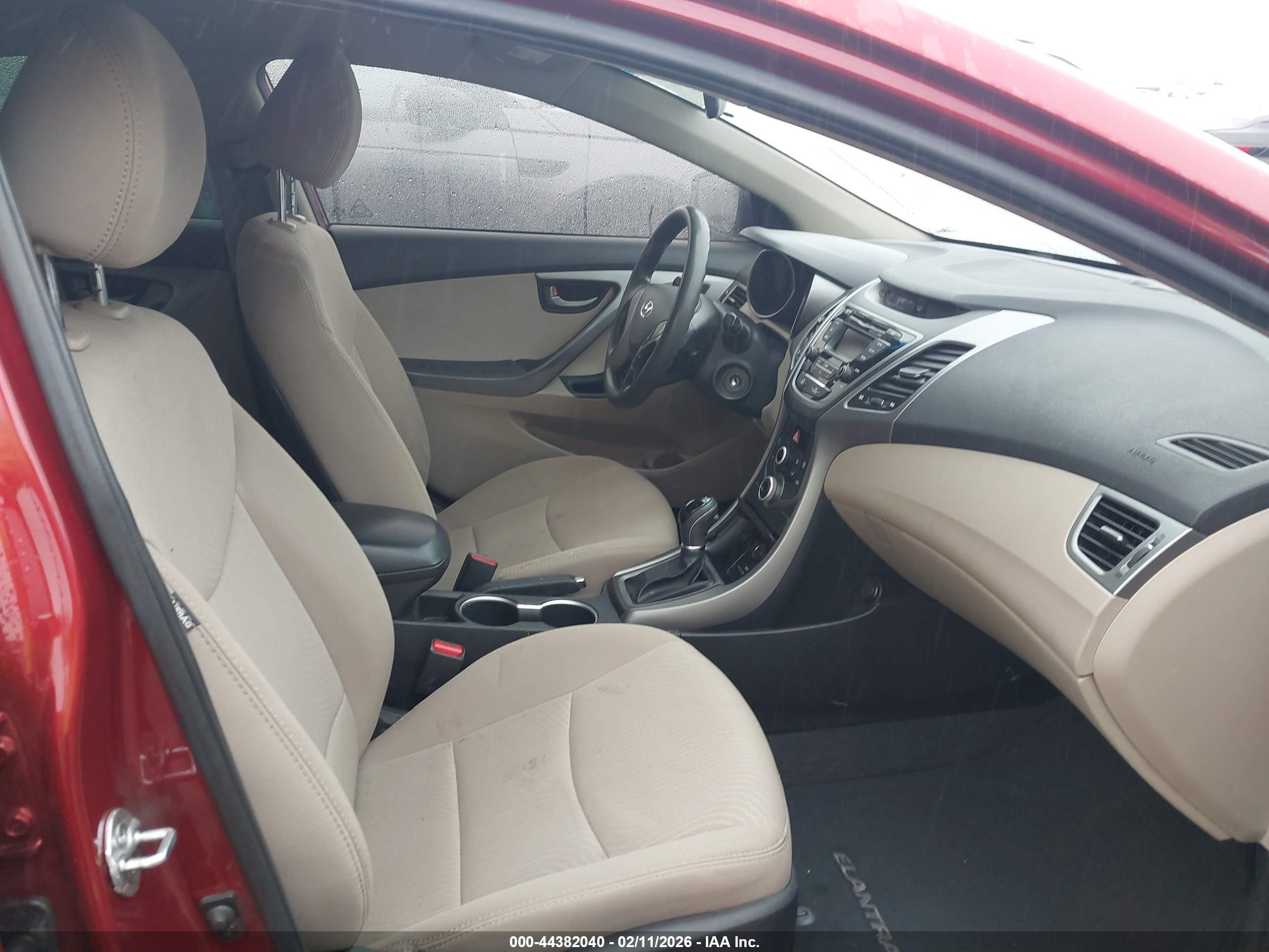 HYUNDAI ELANTRA image 5