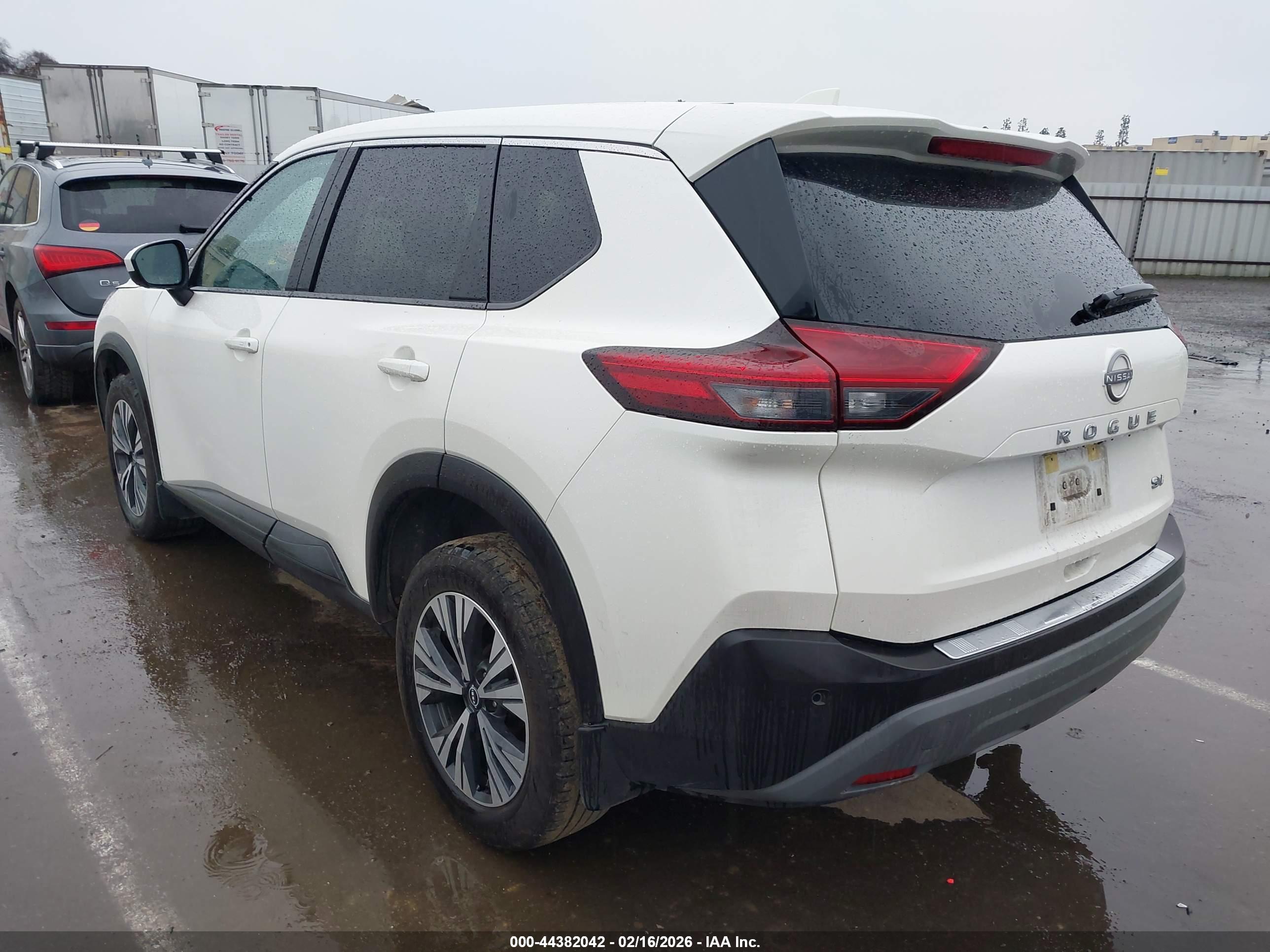 NISSAN ROGUE image 3