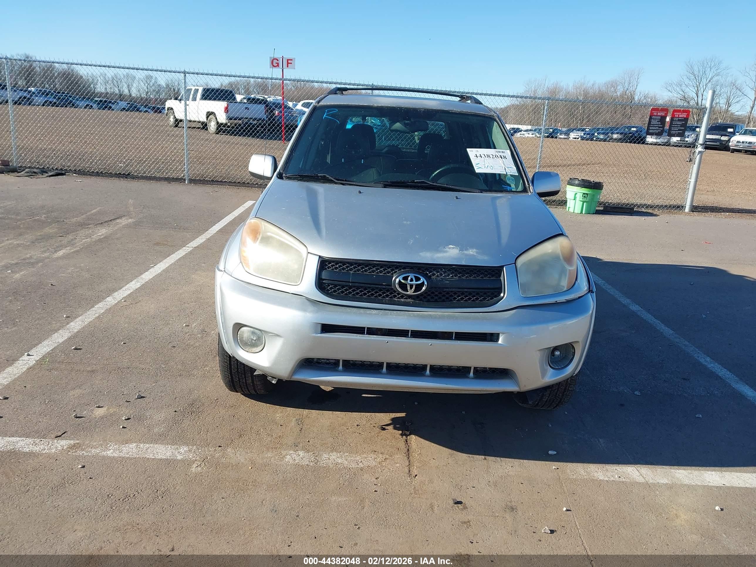TOYOTA RAV4 image 6