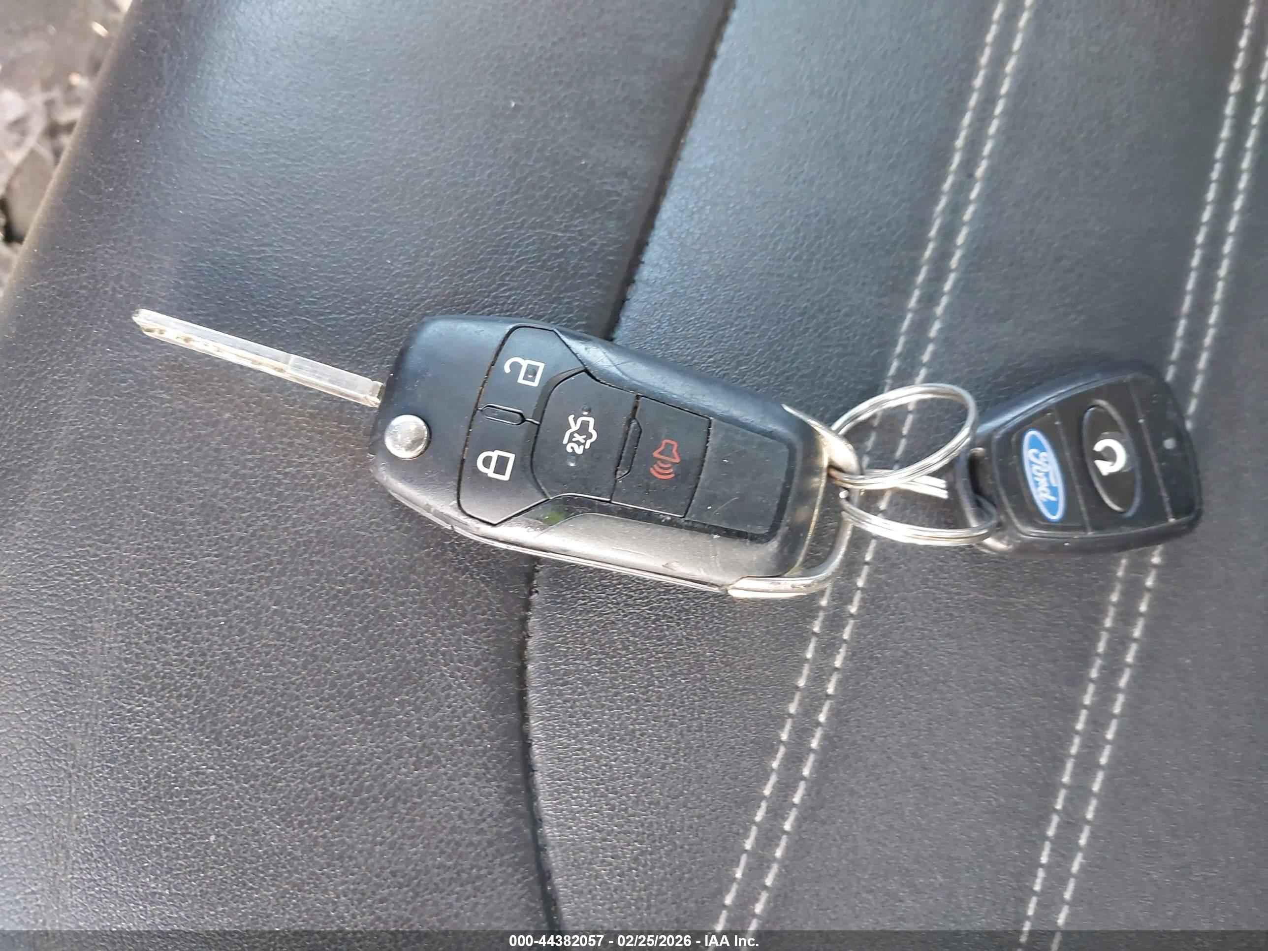 FORD FUSION image 11