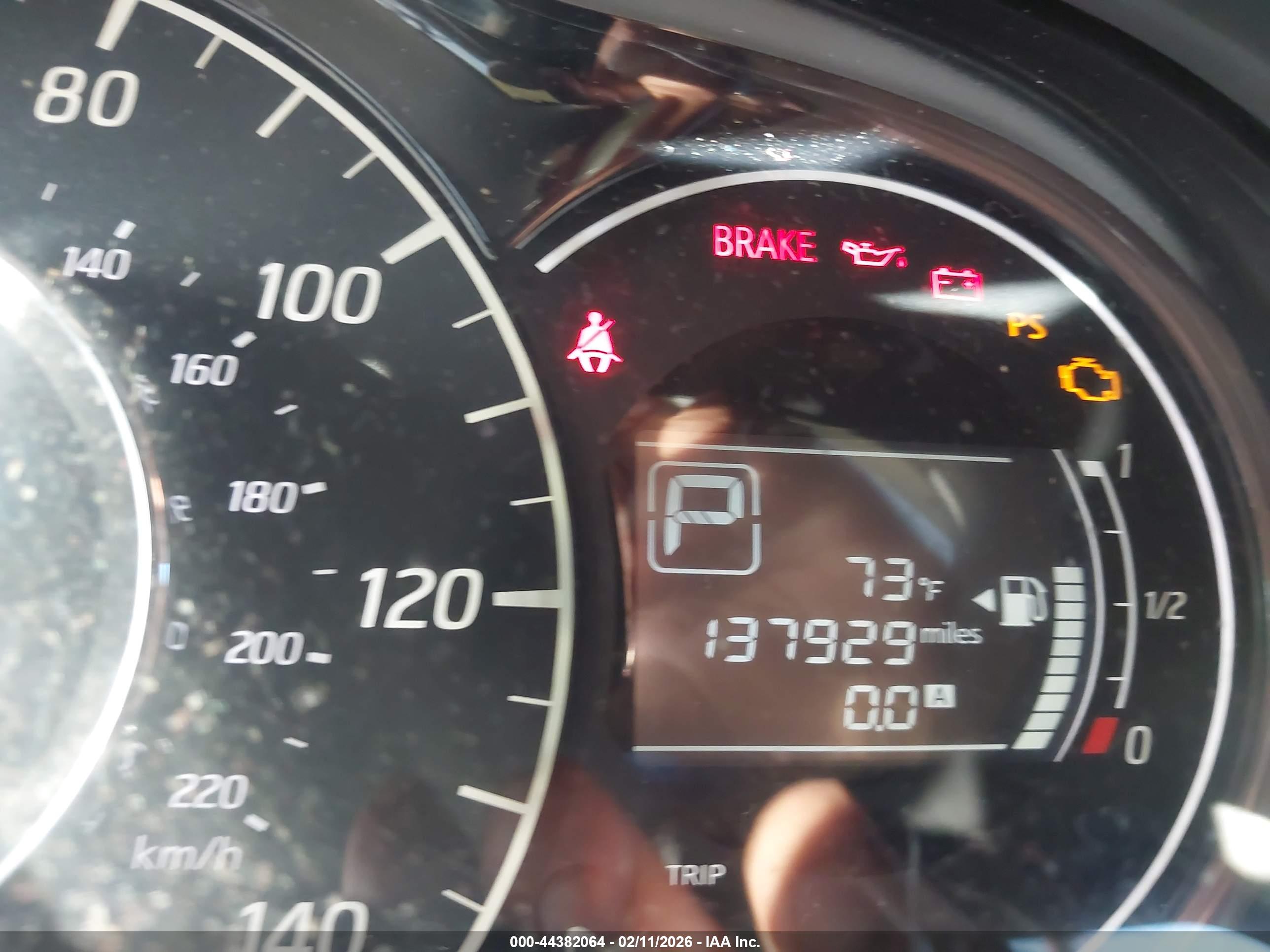 NISSAN VERSA image 7