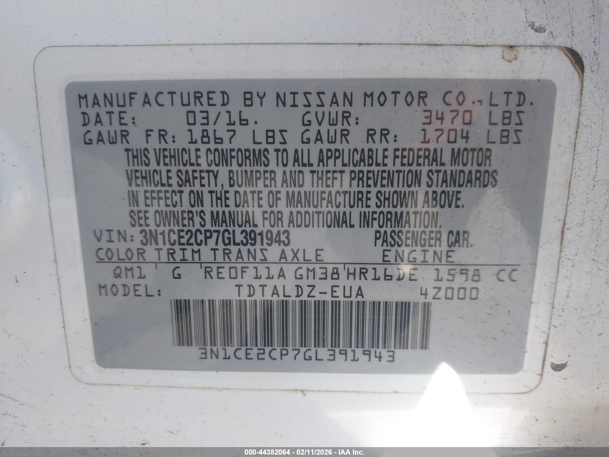 NISSAN VERSA image 9