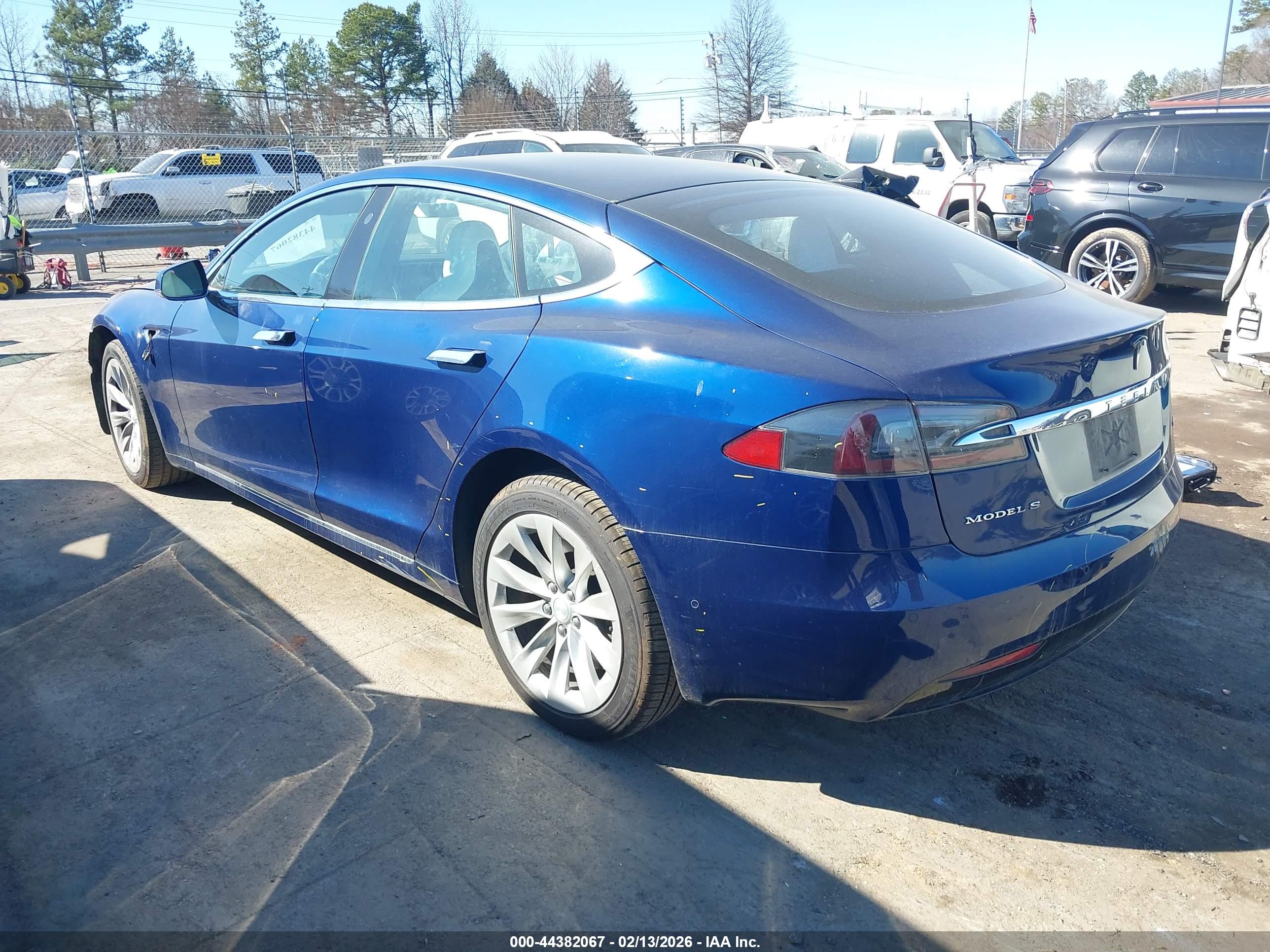 TESLA MODEL image 3